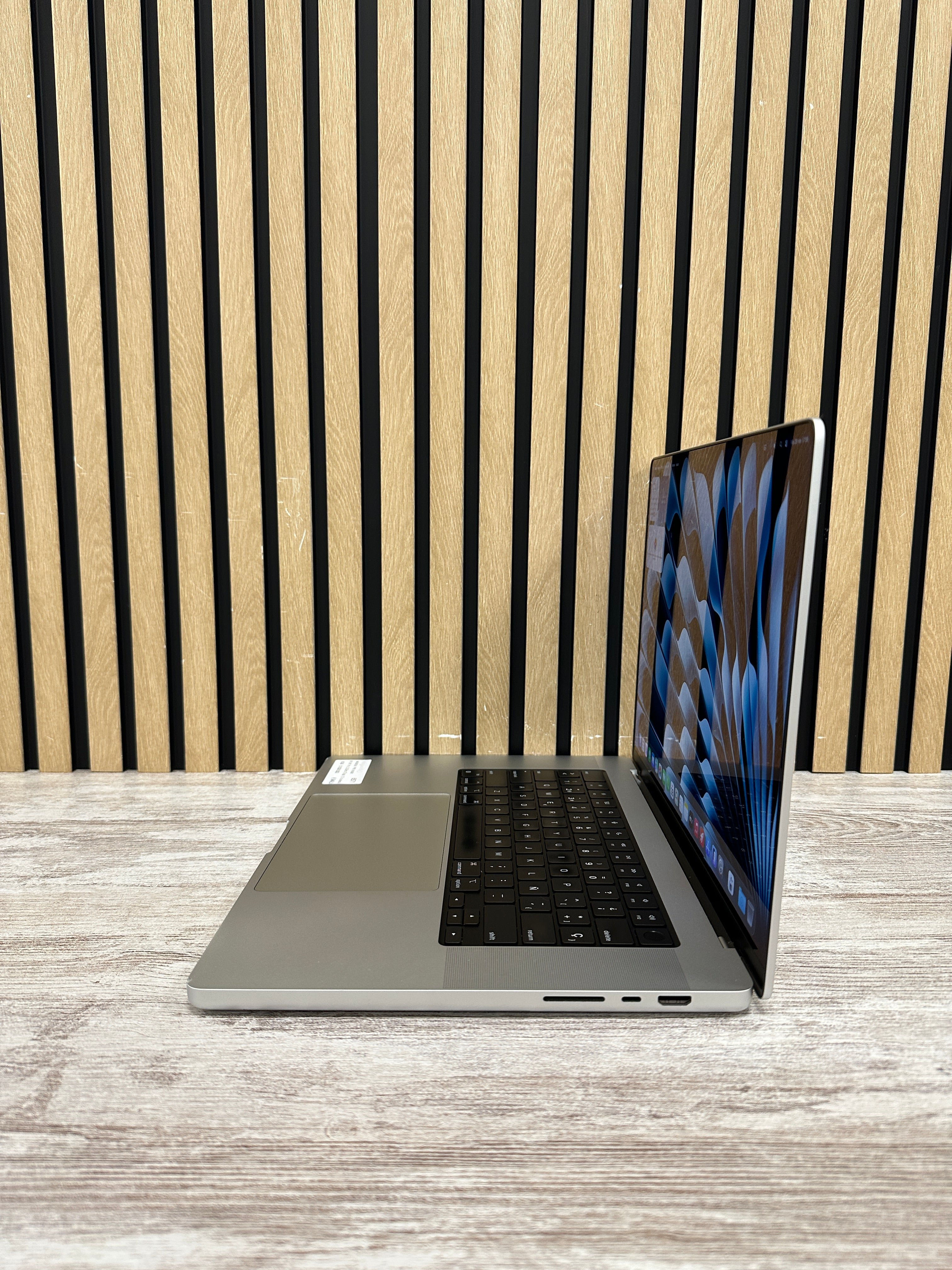 MacBook Pro 16" 2021 M1 PRO 16gb 512gb SSD