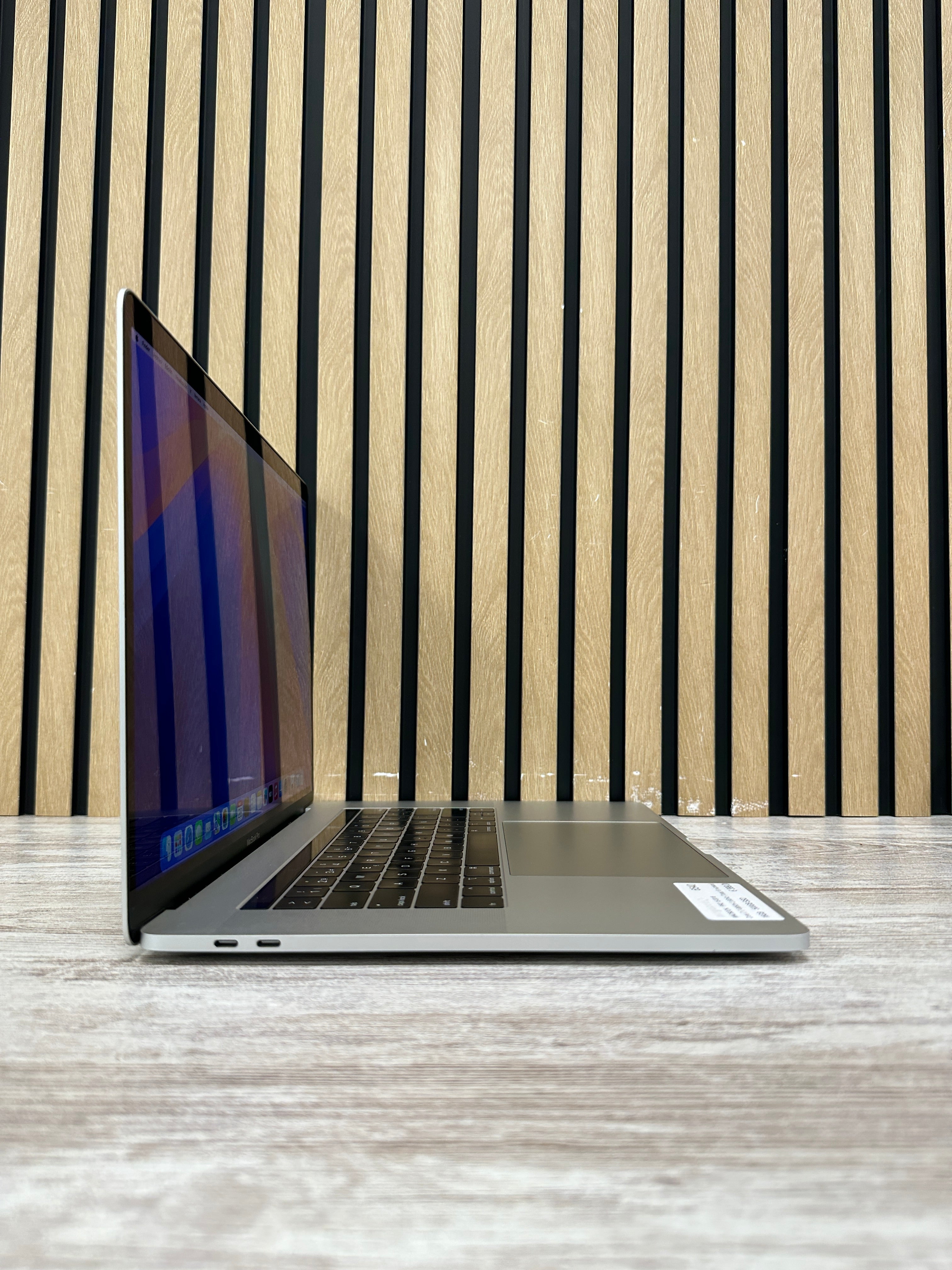 MacBook Pro 15" 2018 i7 16gb 500gb SSD