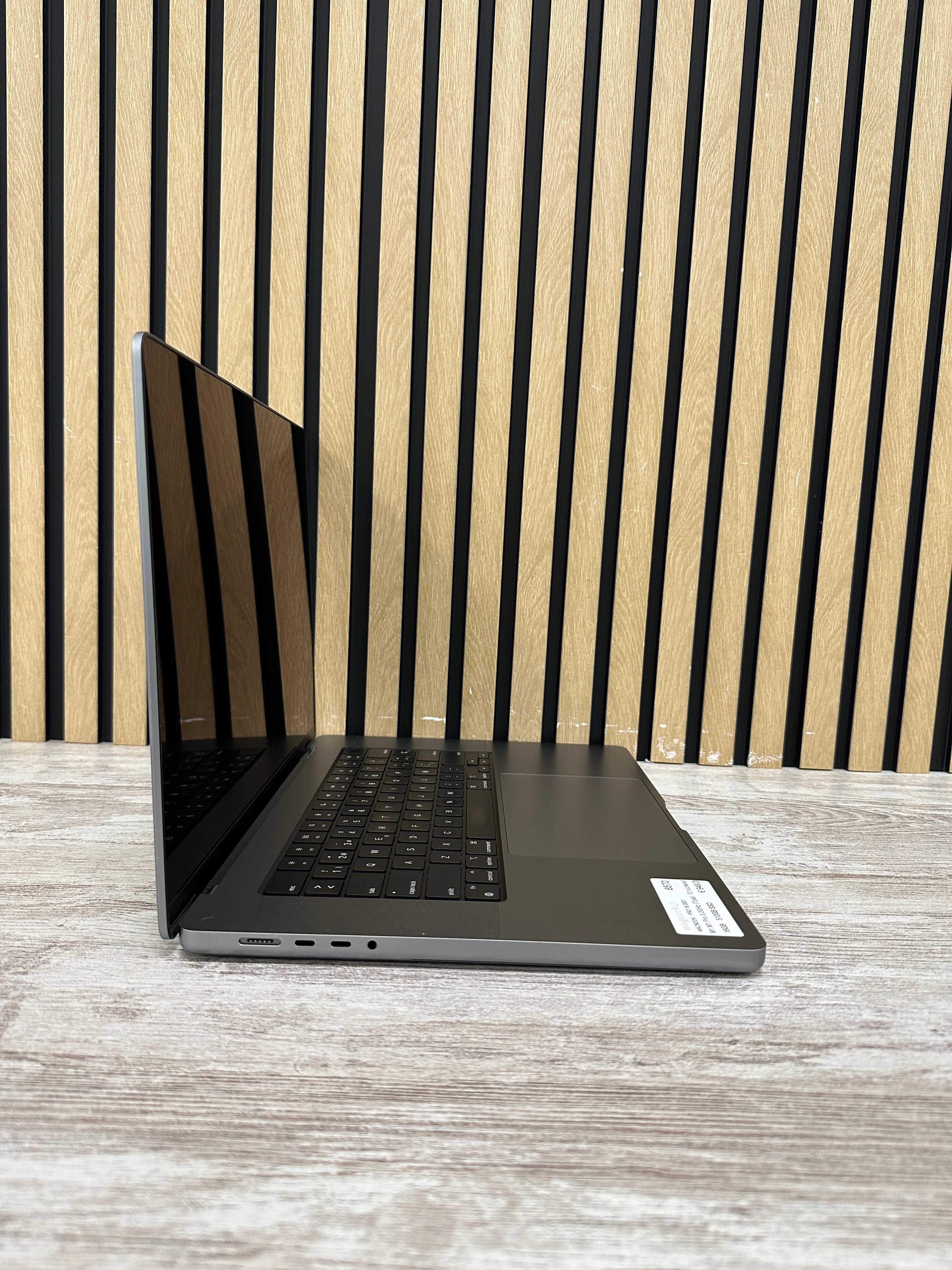 MacBook Pro 16" 2021 M1 PRO 16gb 512gb SSD