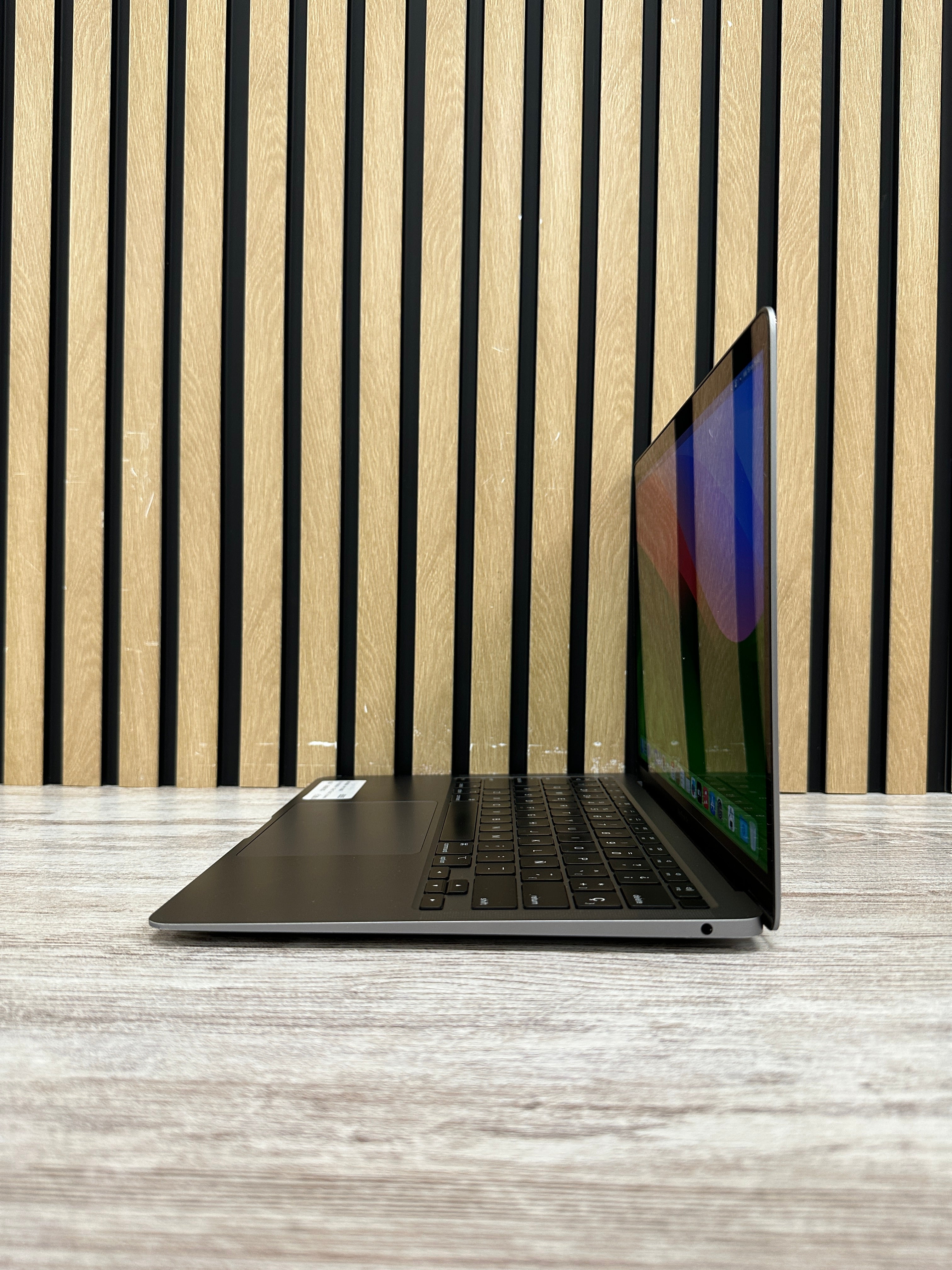 MacBook Air 13" 2020 i3 8gb 256gb SSD