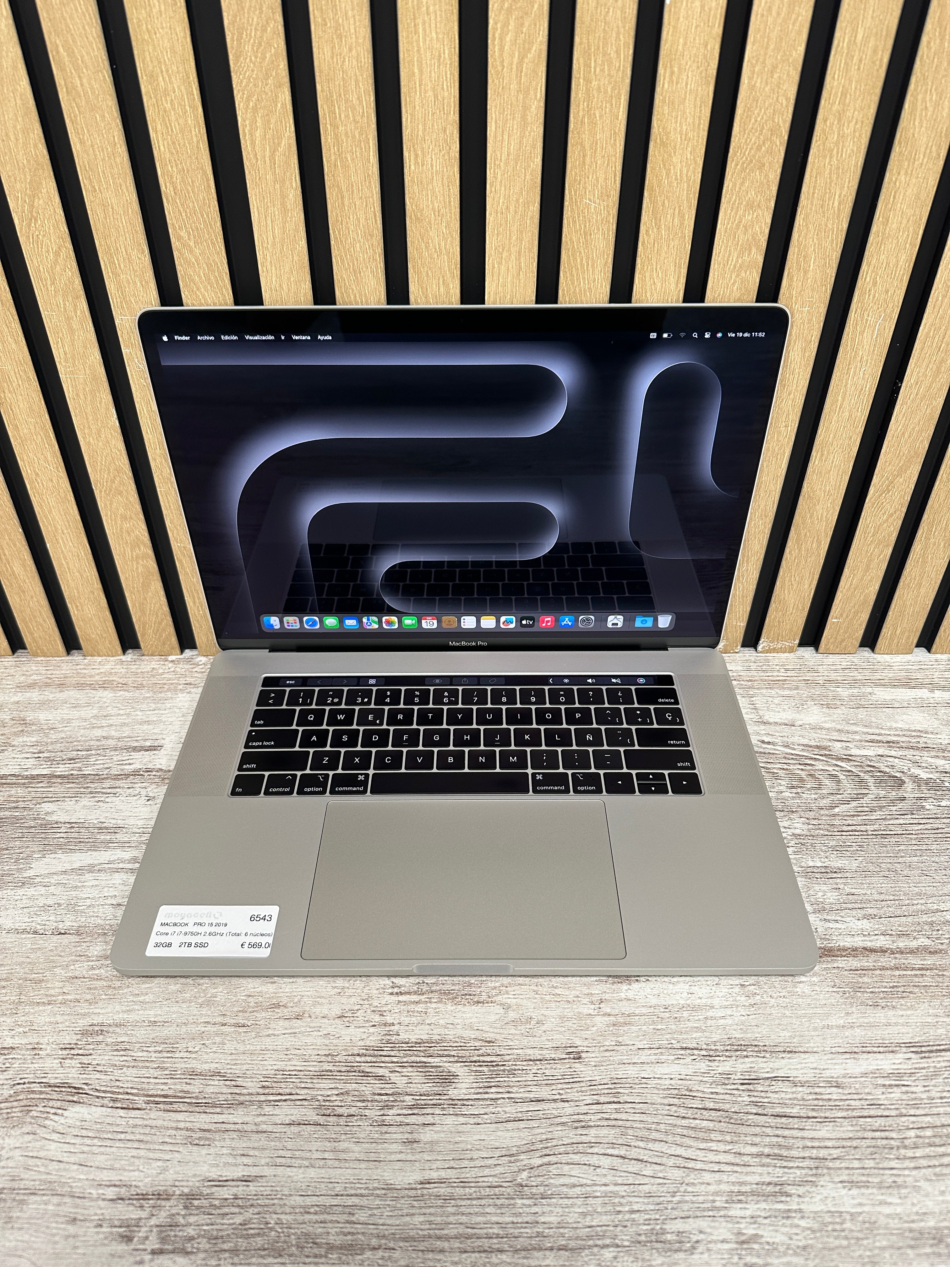 MacBook Pro 15" 2019 i7 32gb 2tb SSD