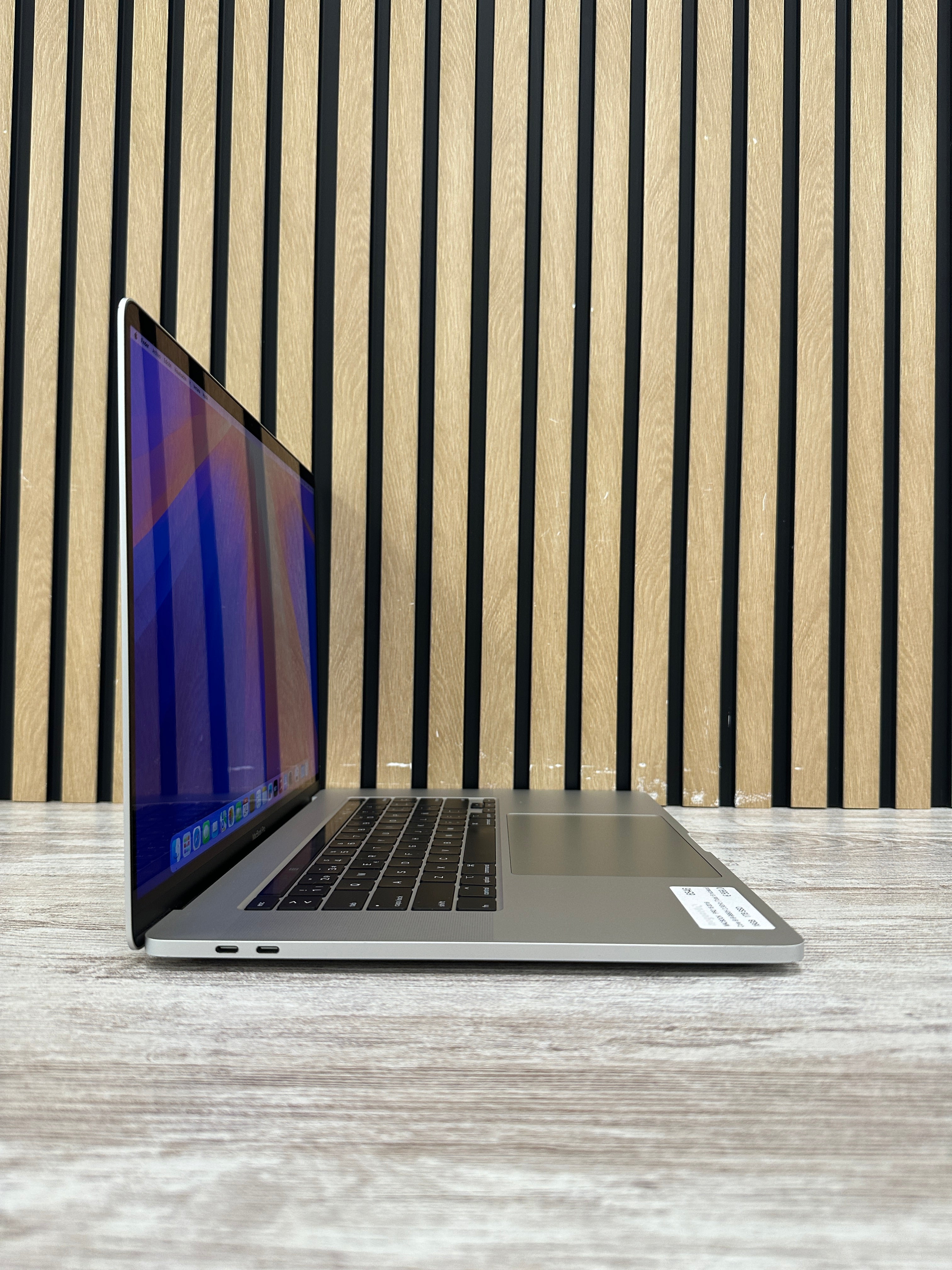 MacBook Pro 16" 2019 i9 16gb 1tb SSD