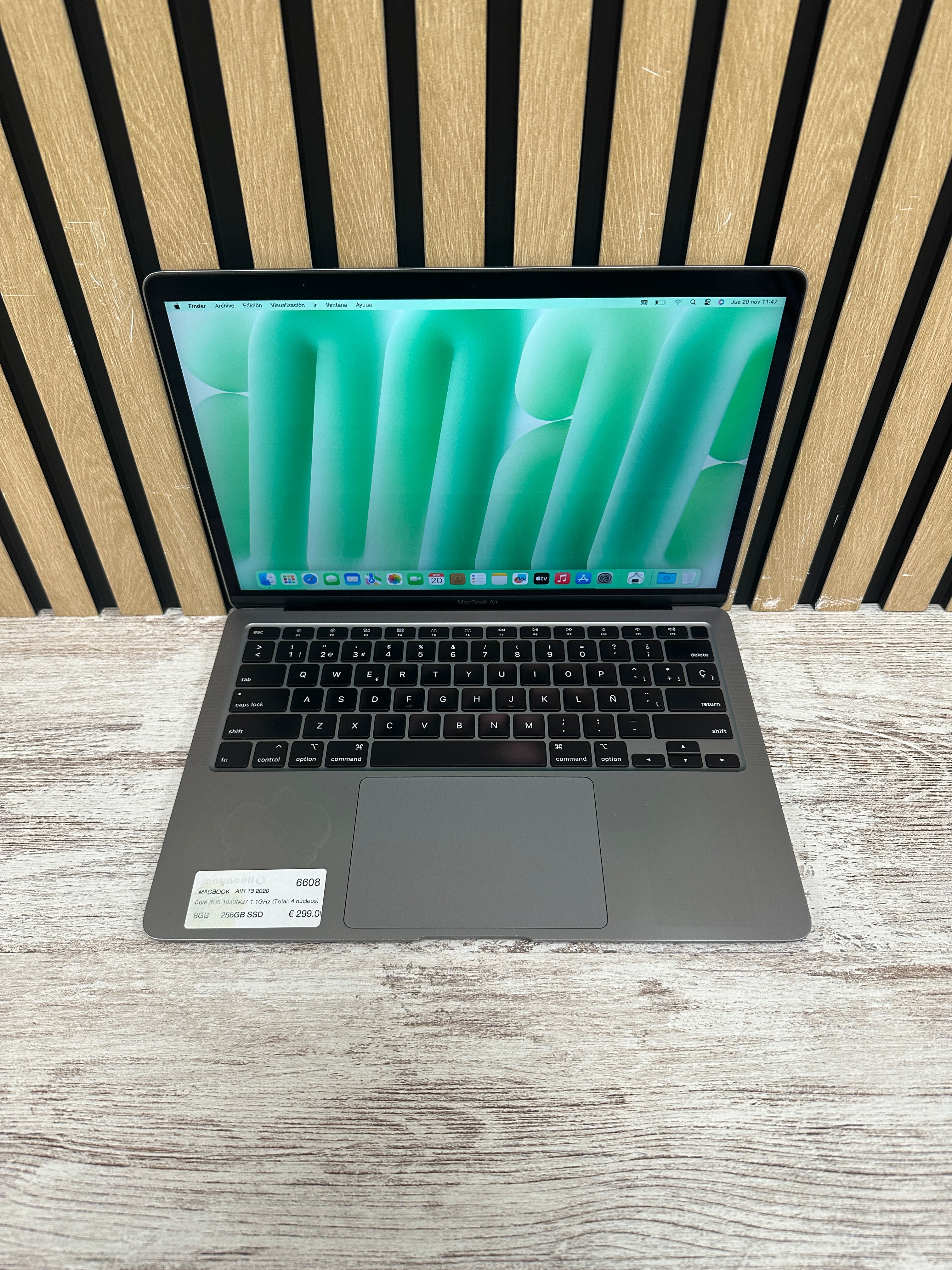 MacBook Air 13" 2020 i5 8gb 256gb SSD