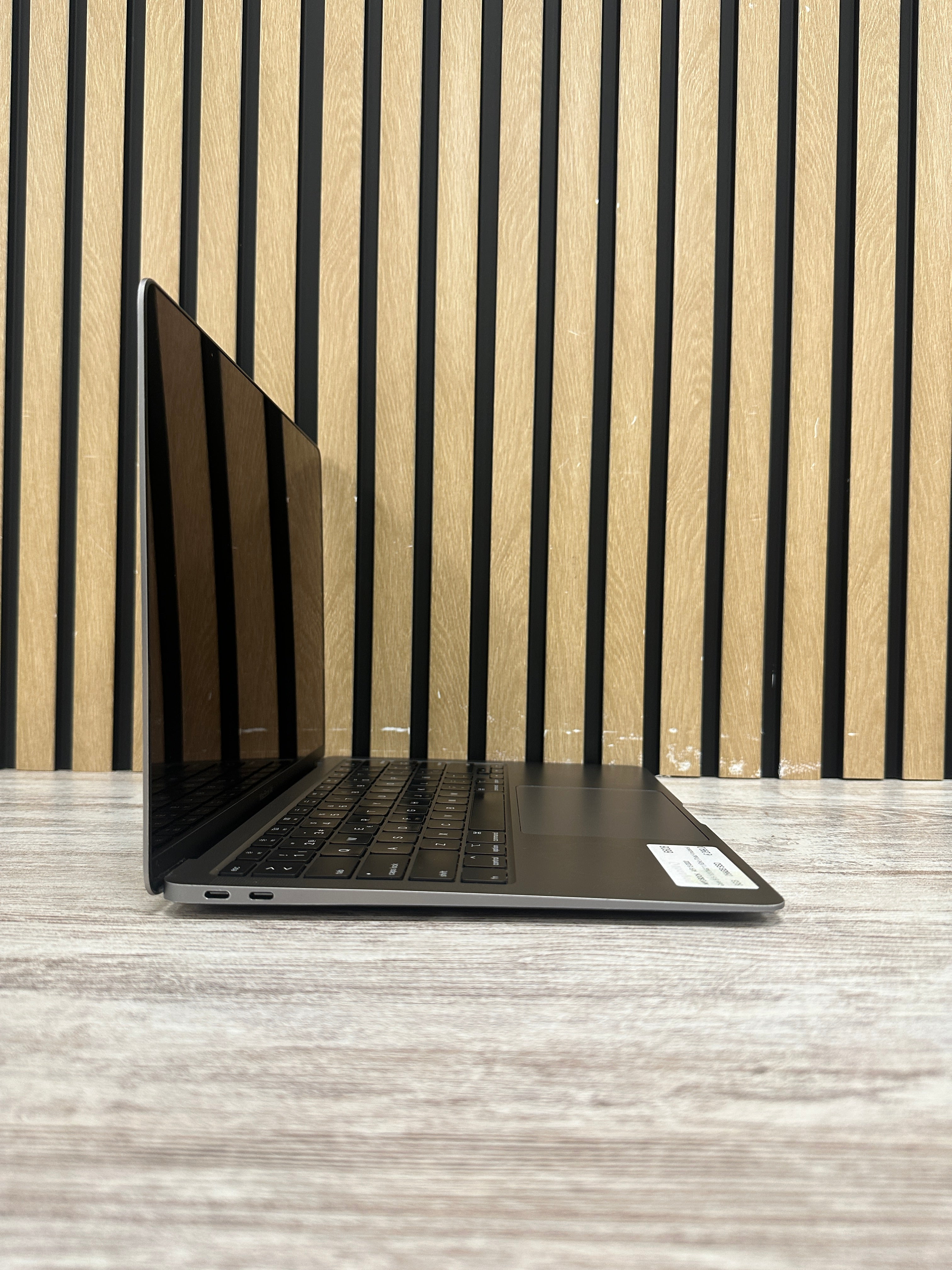 MacBook Air 13" 2020 i5 8gb 256gb SSD