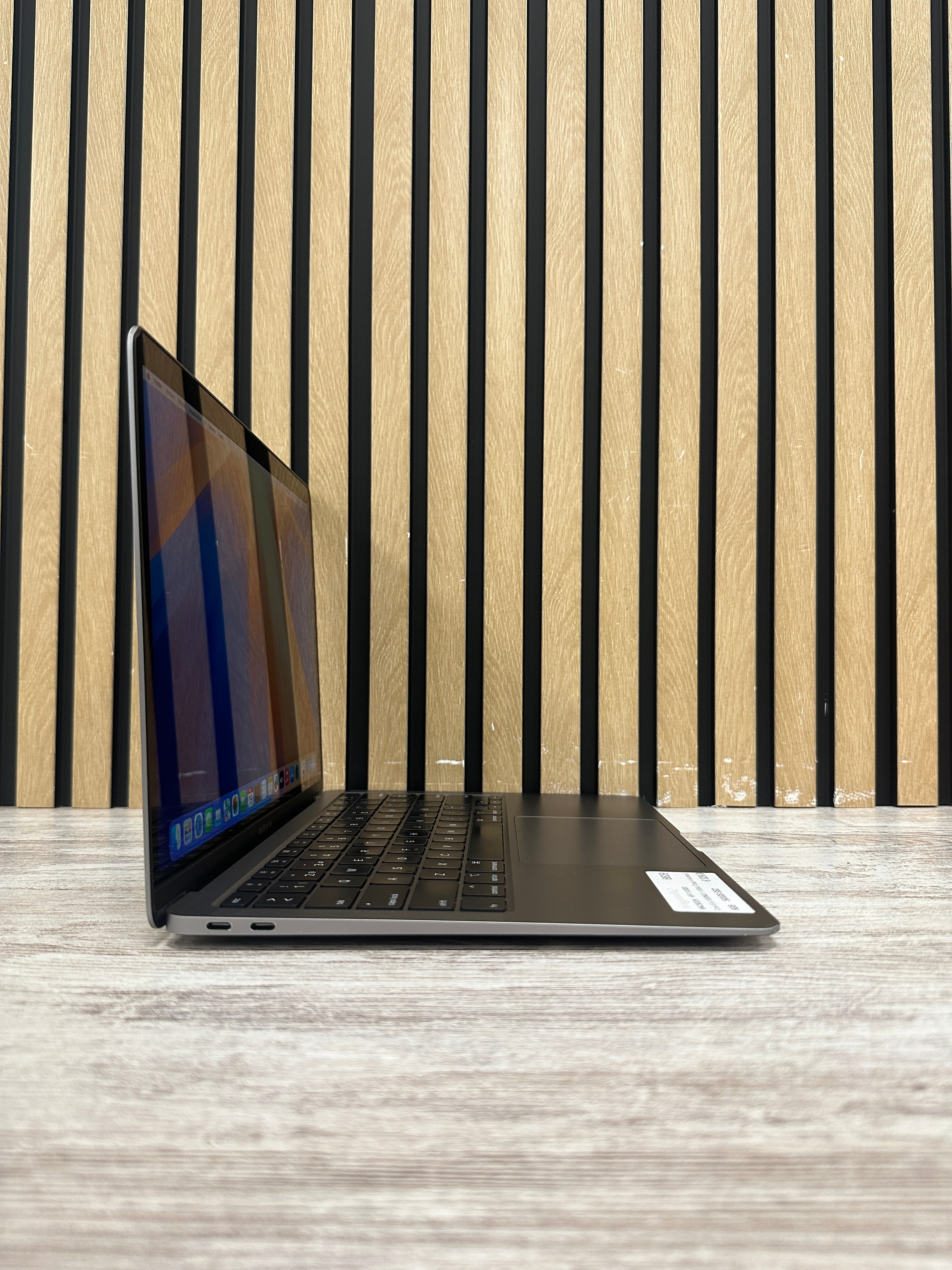 MacBook Air 13" 2020 i5 8gb 500gb SSD