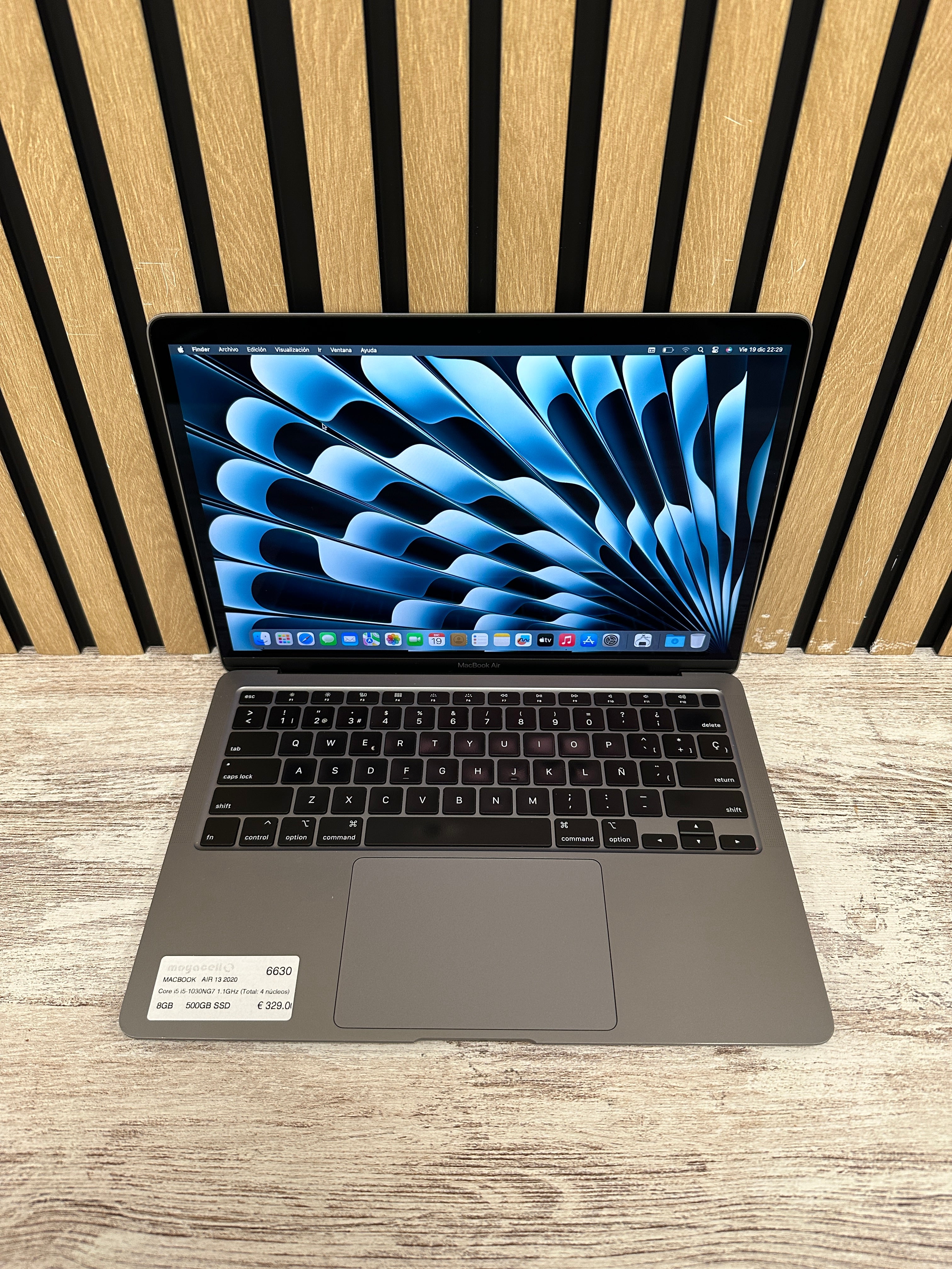 MacBook Air 13" 2020 i5 8gb 500gb SSD