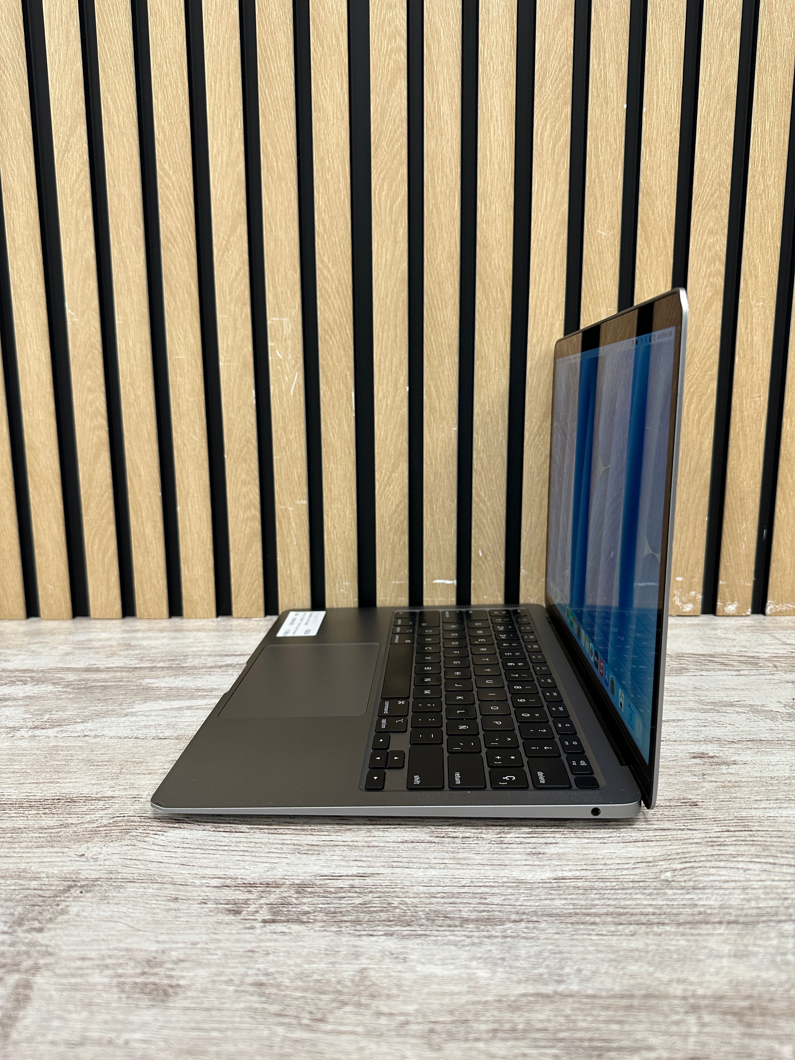 MacBook Air 13" 2020 i5 8gb 256gb SSD