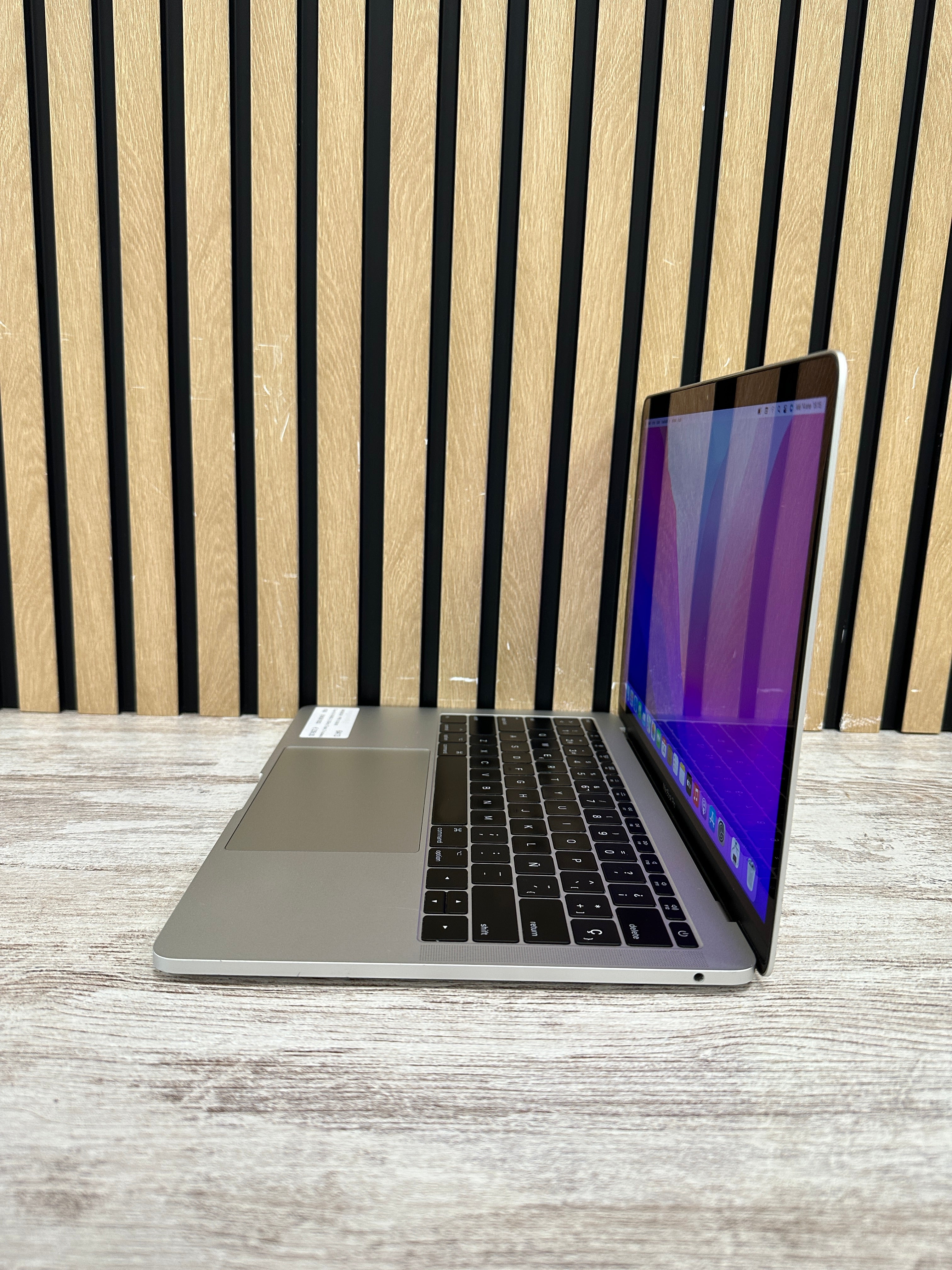 MacBook Pro 13" 2016 i5 8gb 256gb SSD