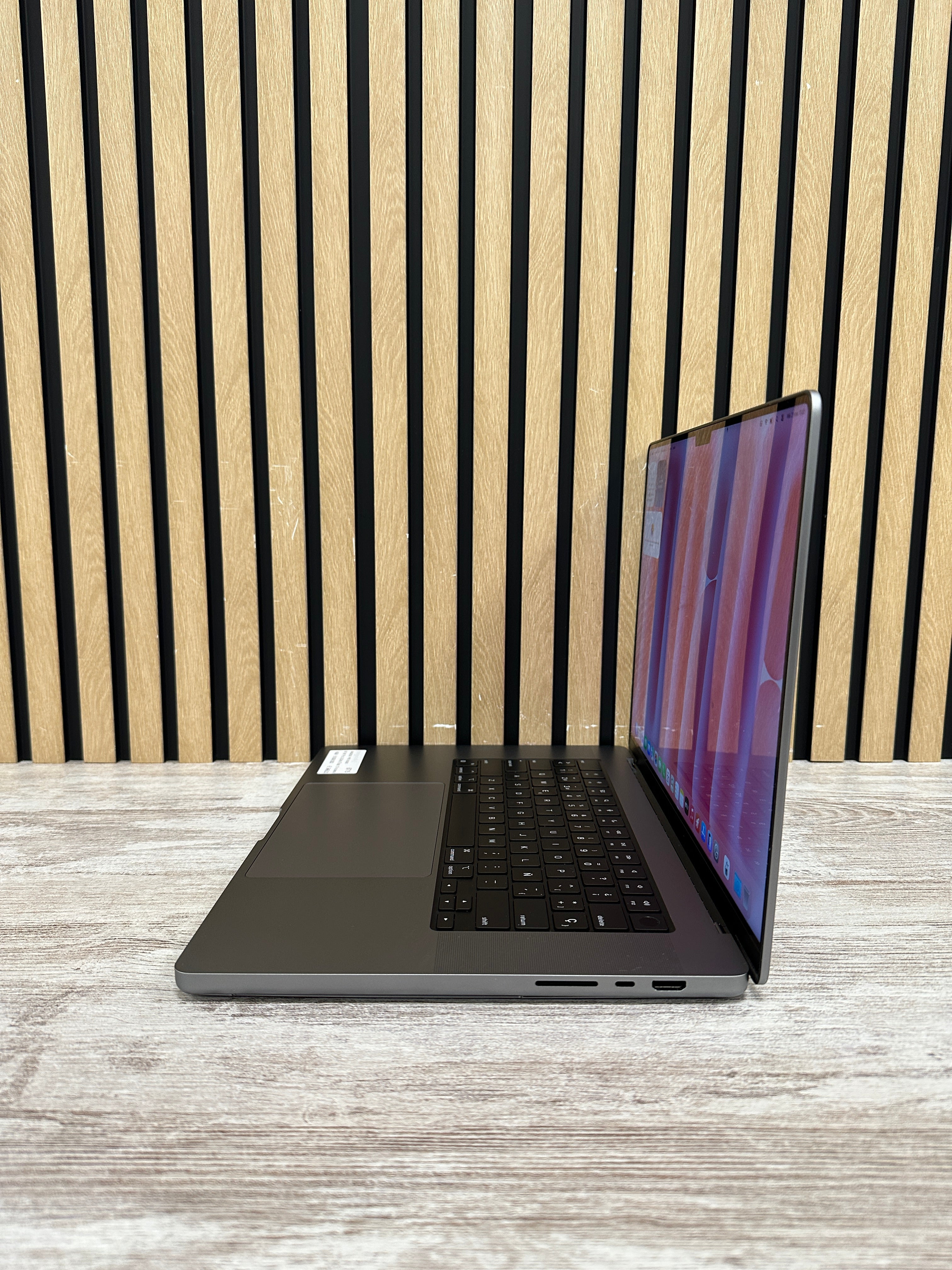 MacBook Pro 16" 2021 M1 PRO 16gb 512gb SSD