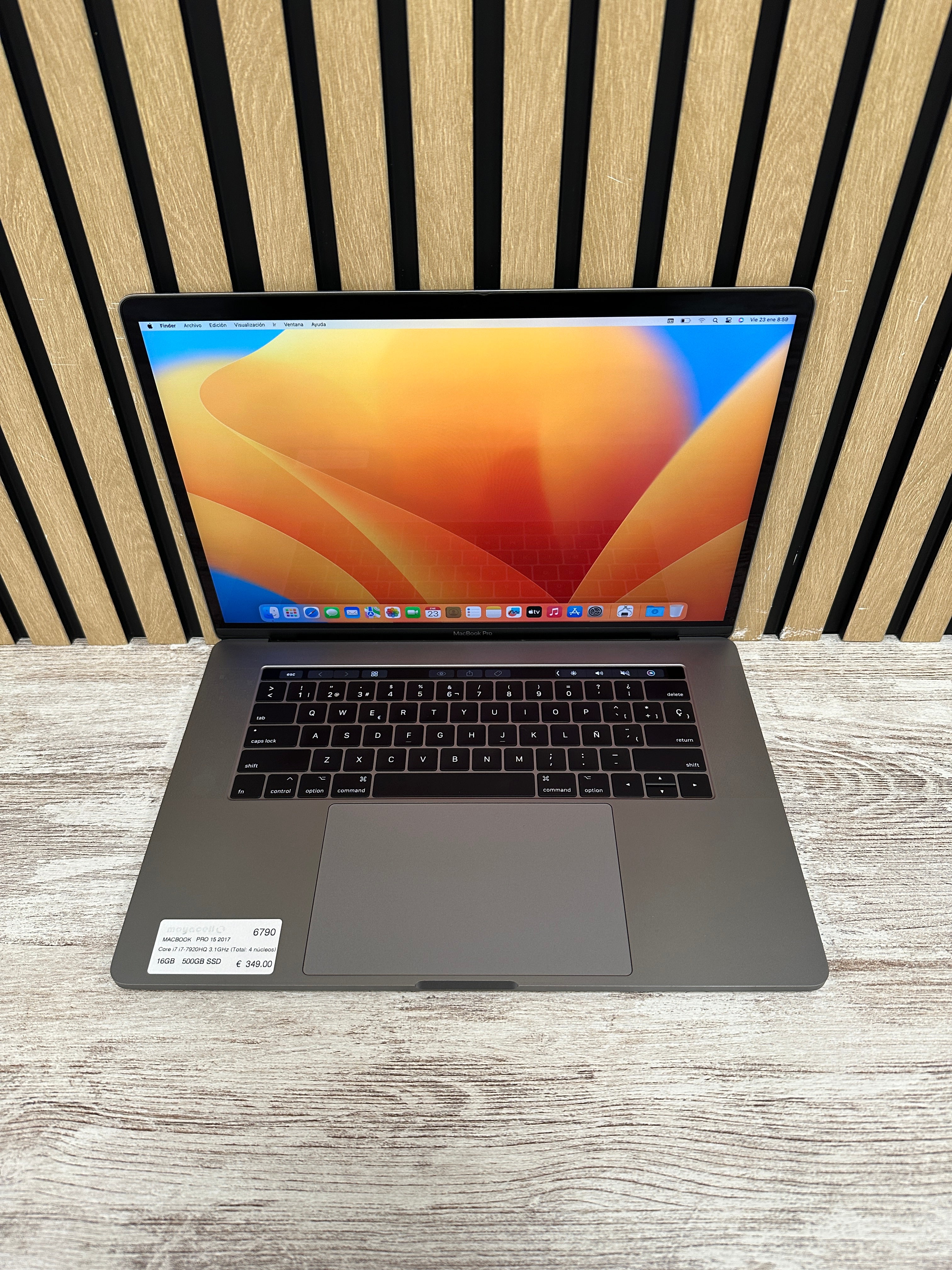 MacBook Pro 15" 2017 i7 16gb 500gb SSD