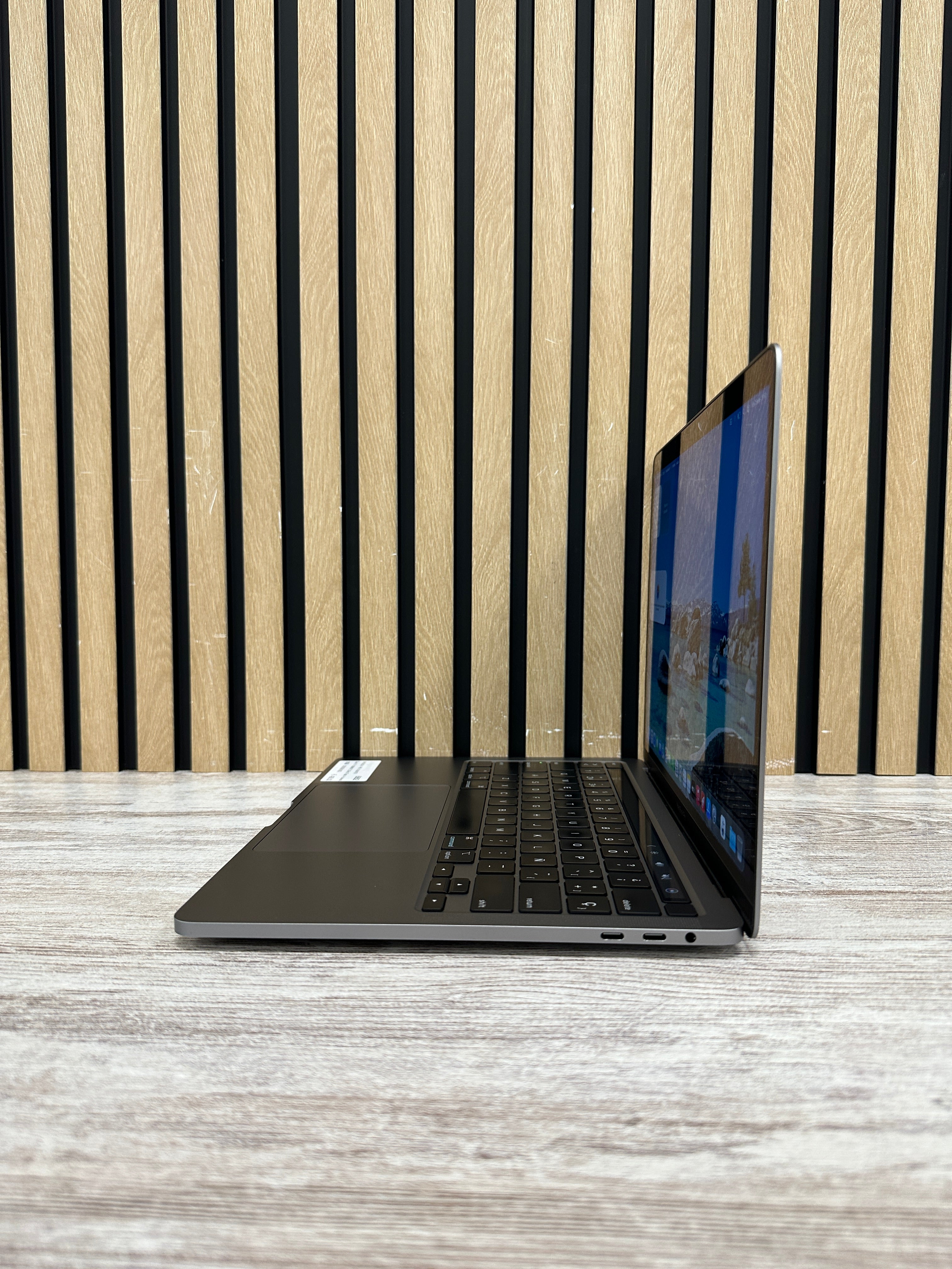 MacBook Pro 13" 2020 TB i7 16gb 500gb SSD