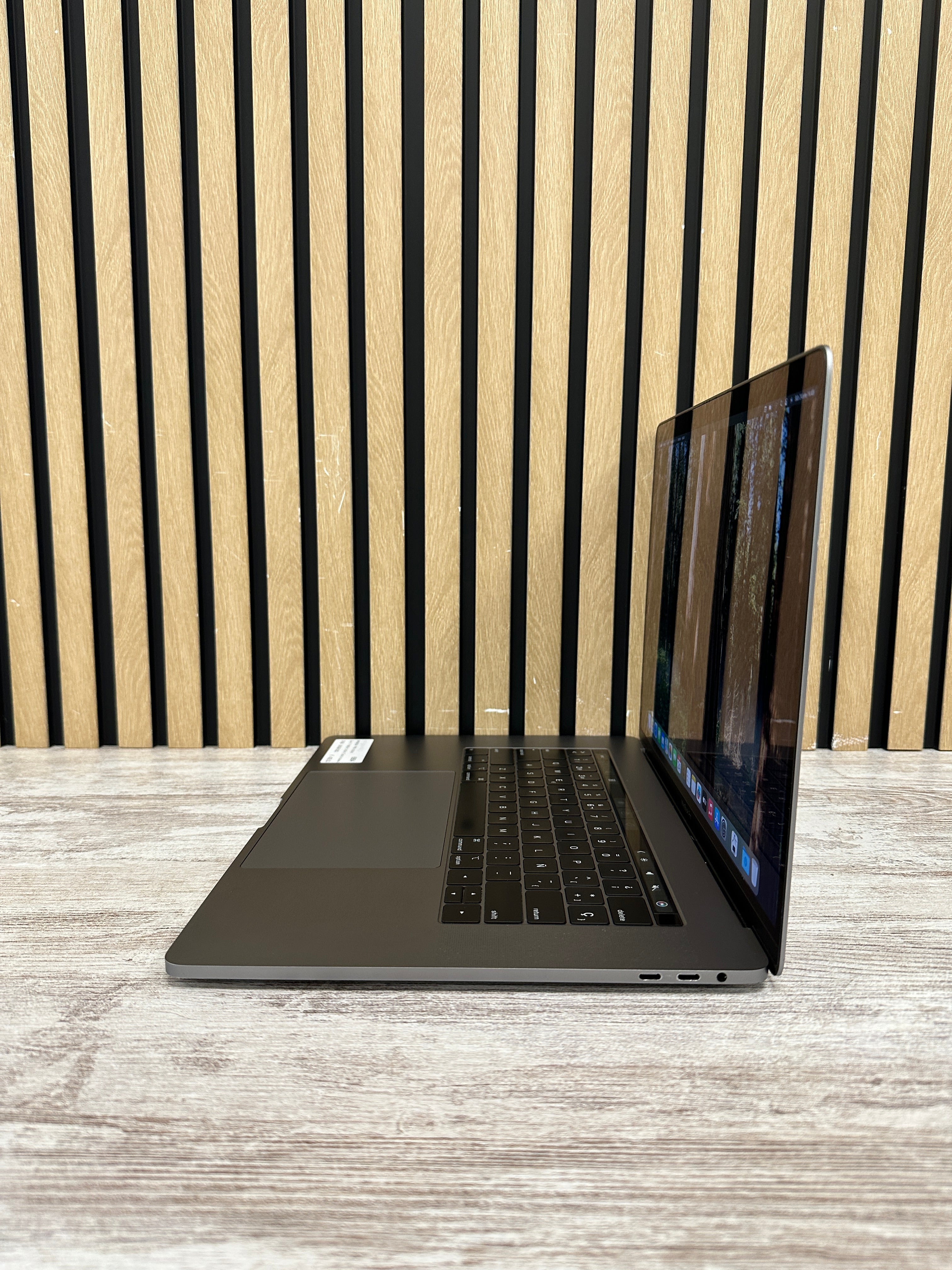 MacBook Pro 15" 2018 i7 32gb 500gb SSD