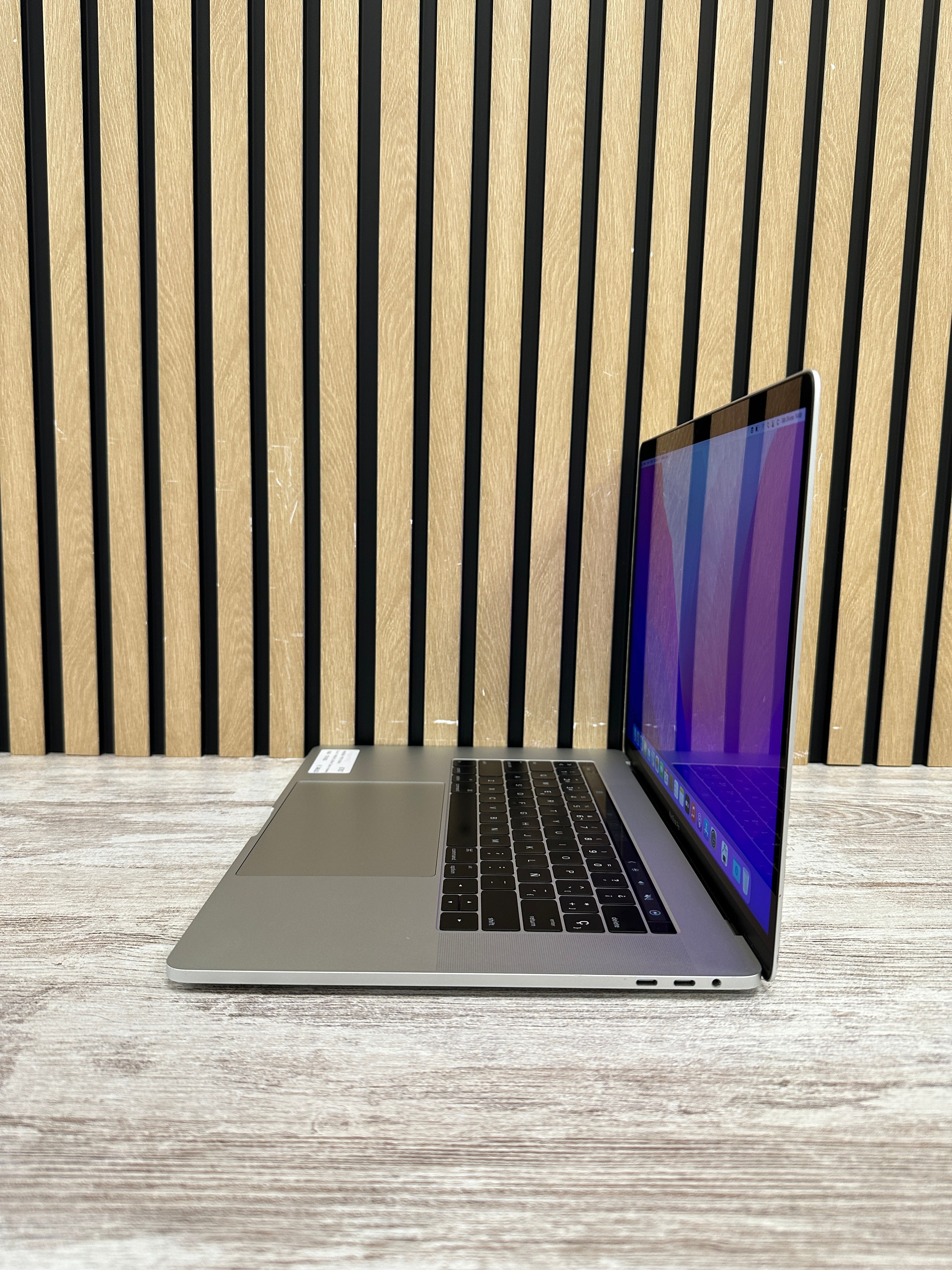 MacBook Pro 15" 2016 i7 16gb 1tb SSD