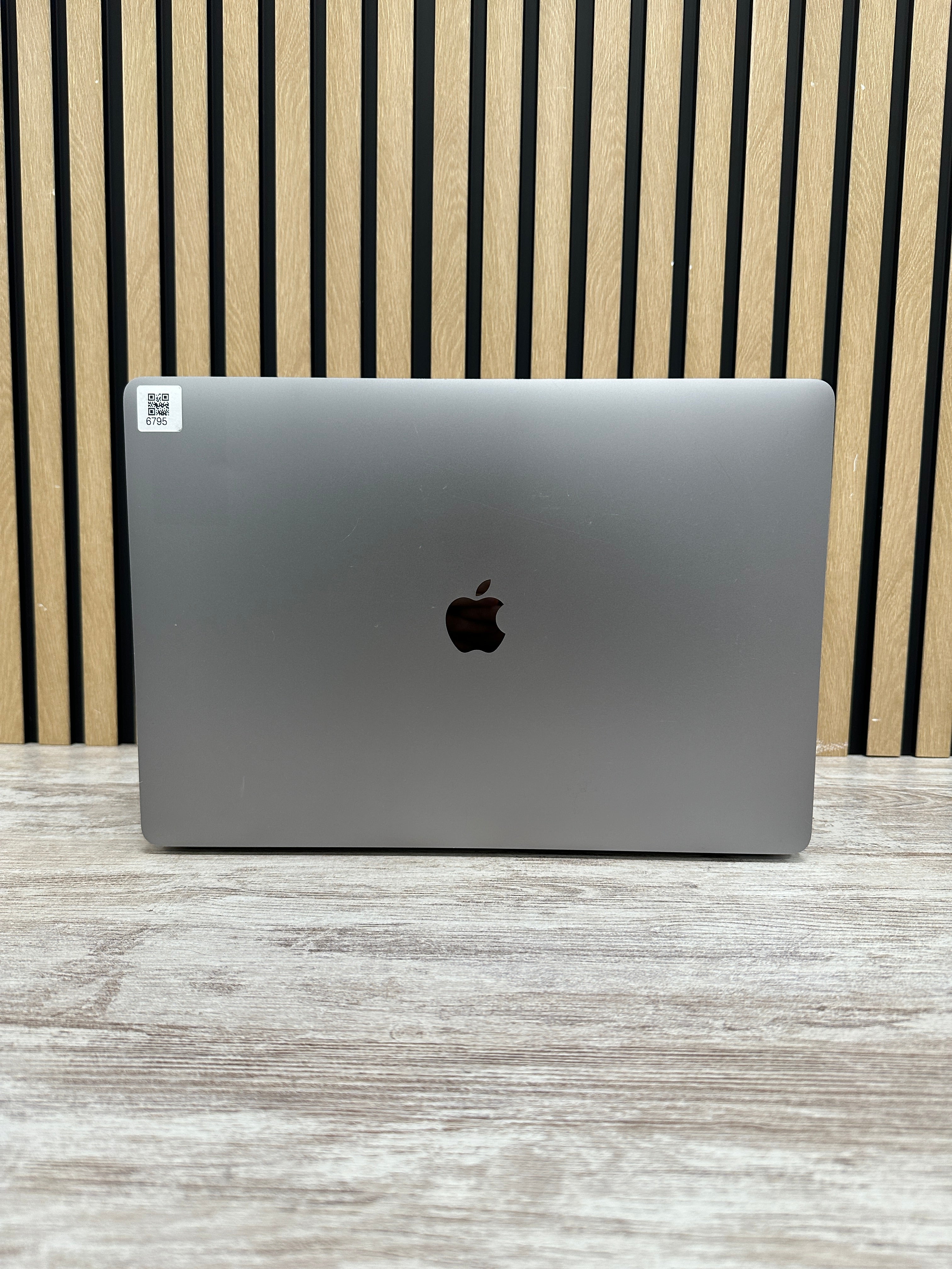 MacBook Pro 16" 2019 i7 16gb 500gb SSD