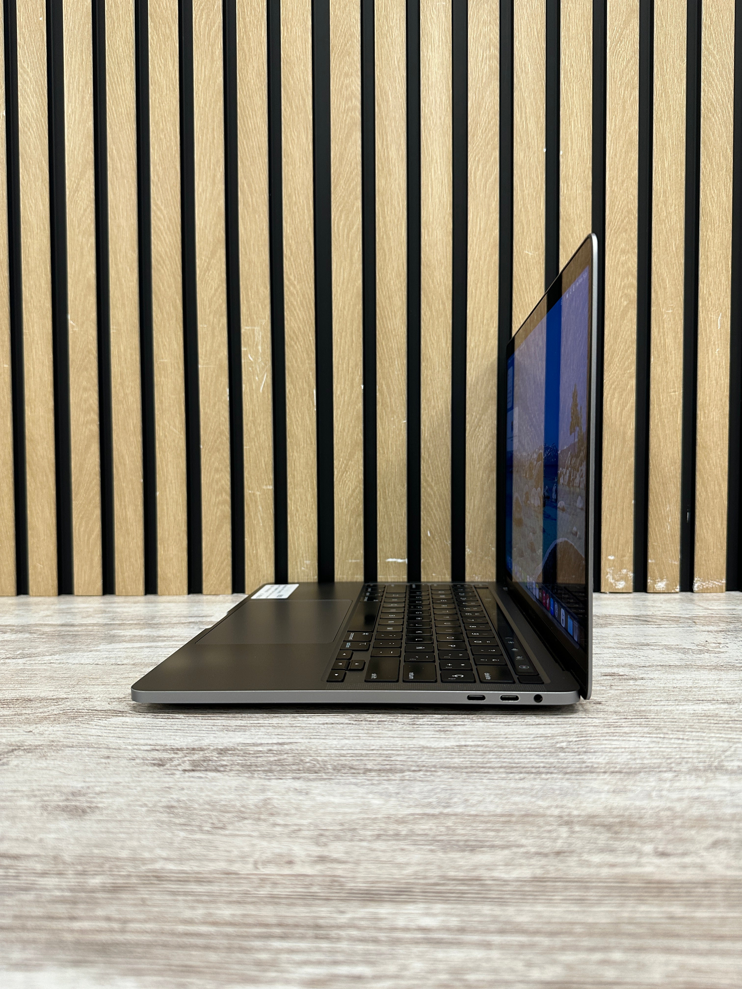 MacBook Pro 13" 2020 TB i7 16gb 500gb SSD