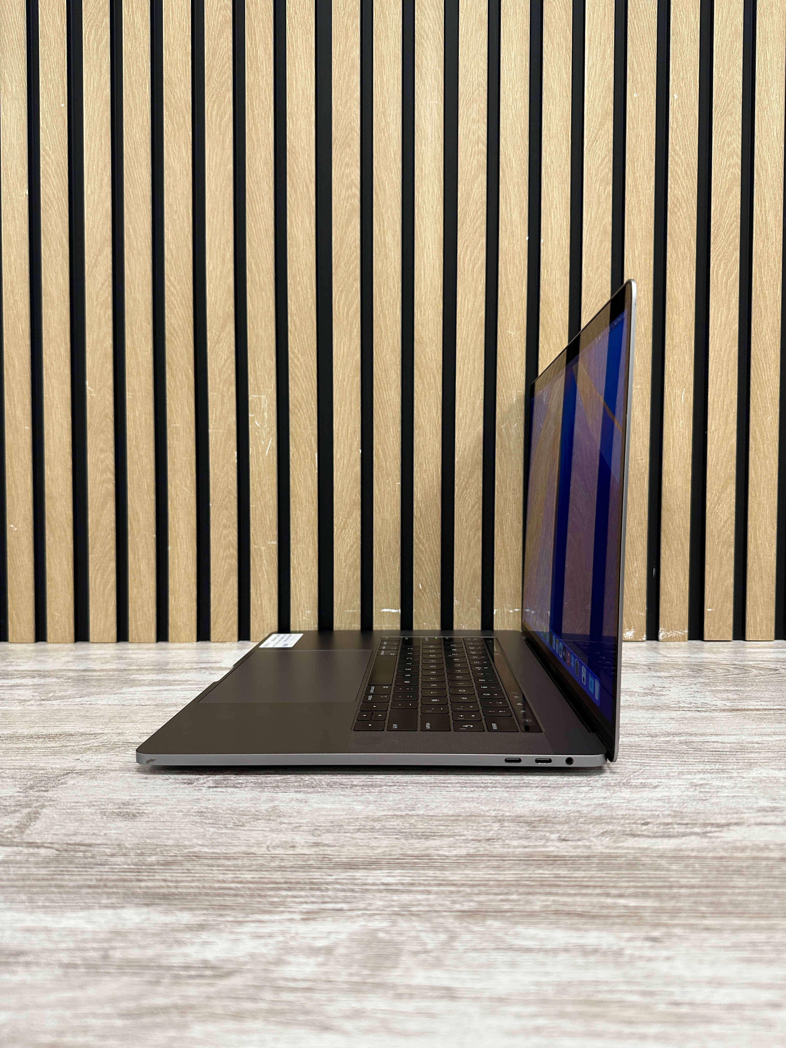 MacBook Pro 15" 2018 i7 32gb 500gb SSD