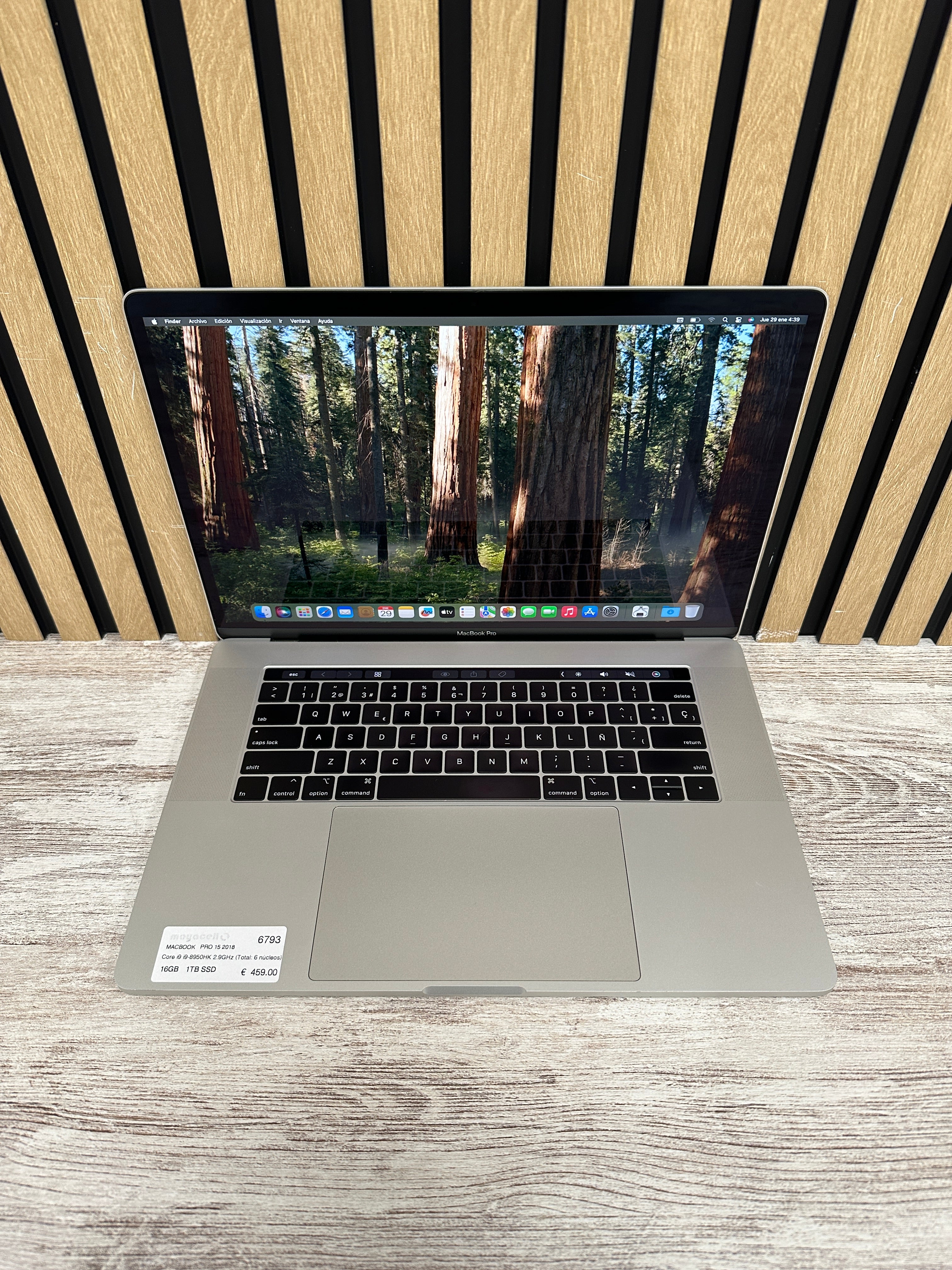 MacBook Pro 15" 2018 i9 16gb 1tb SSD