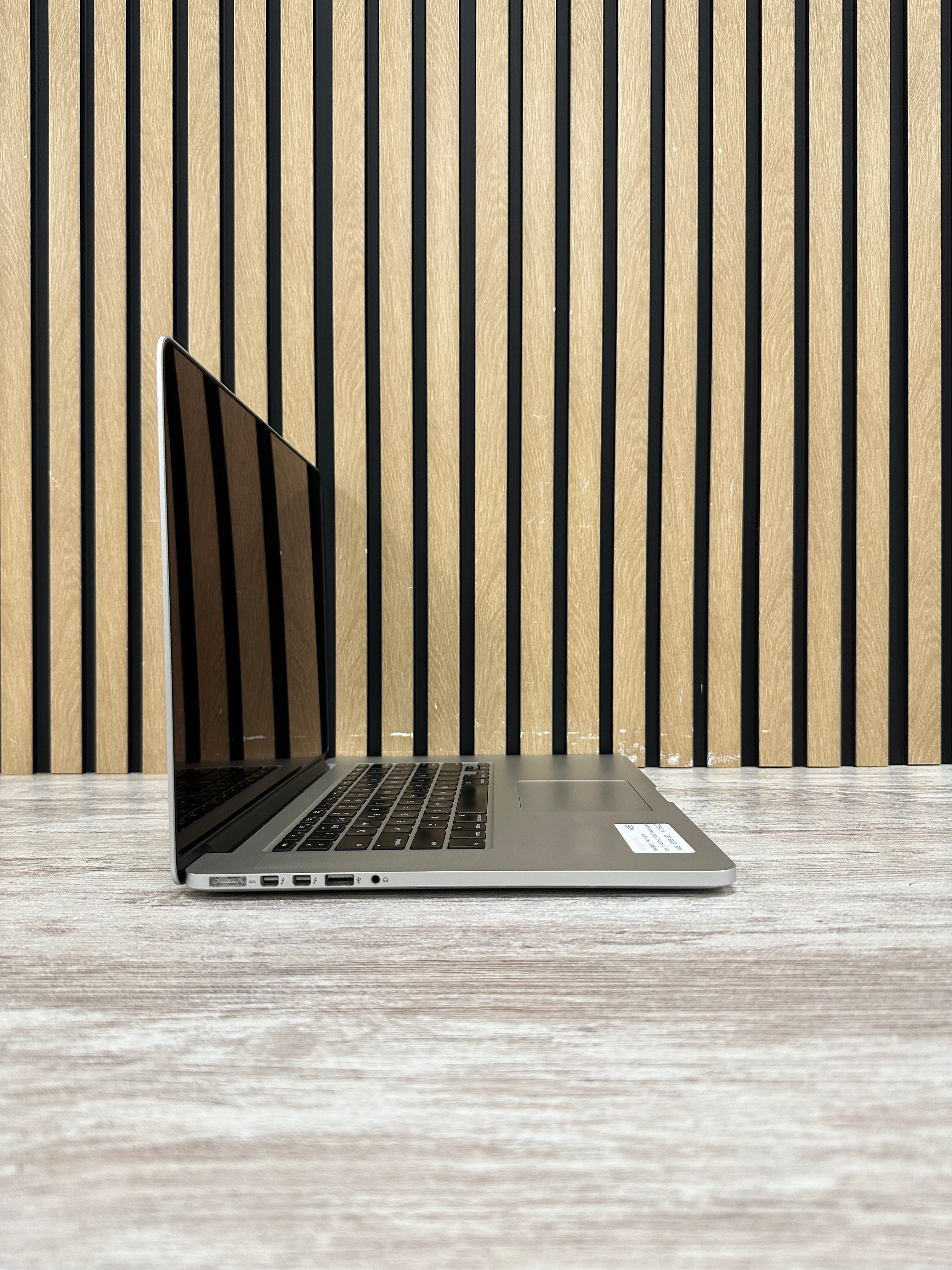 MacBook Pro 15" 2015 i7 16gb 500gb SSD