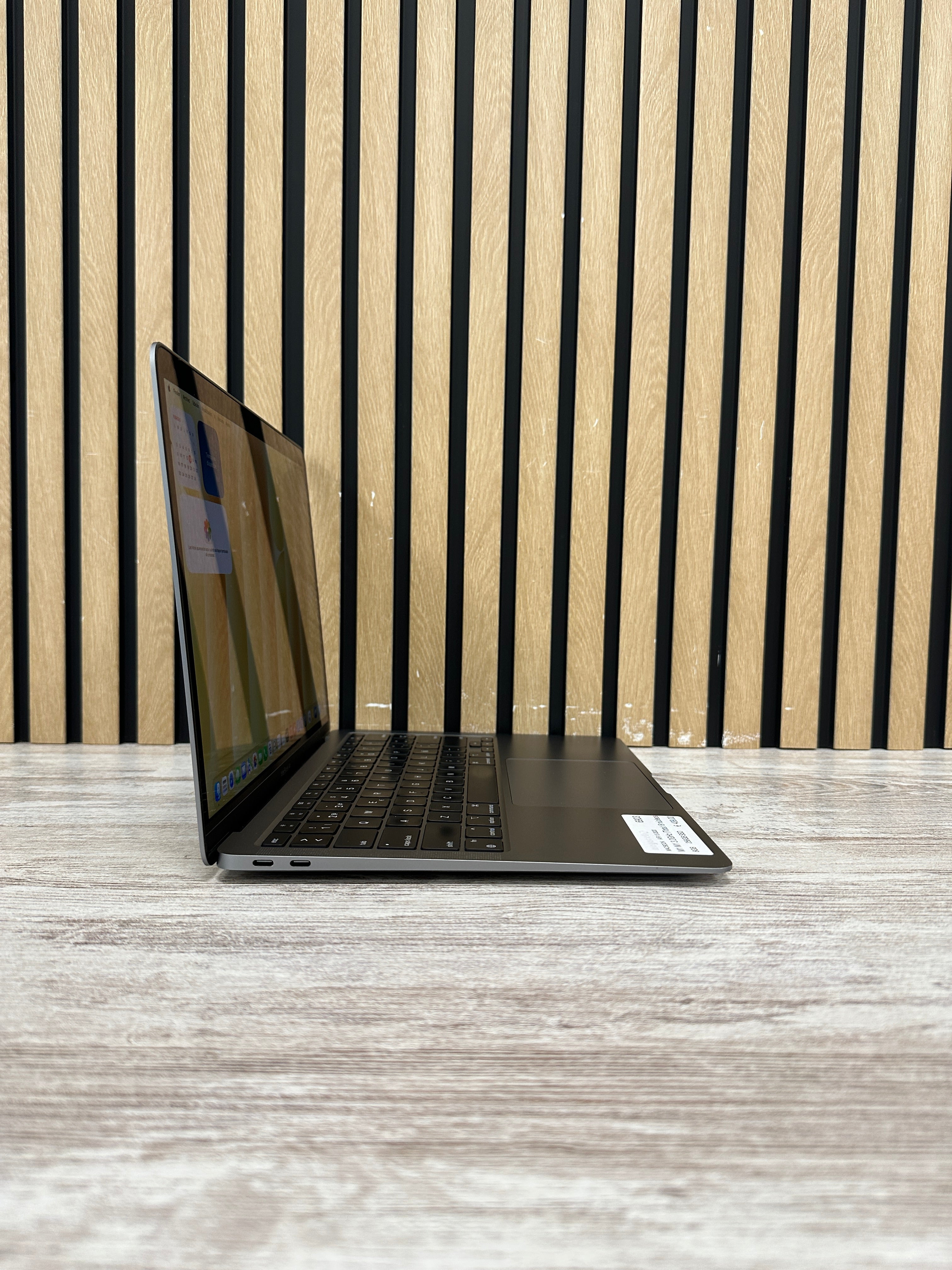 MacBook Air 13" 2020 M1 8gb 256gb SSD