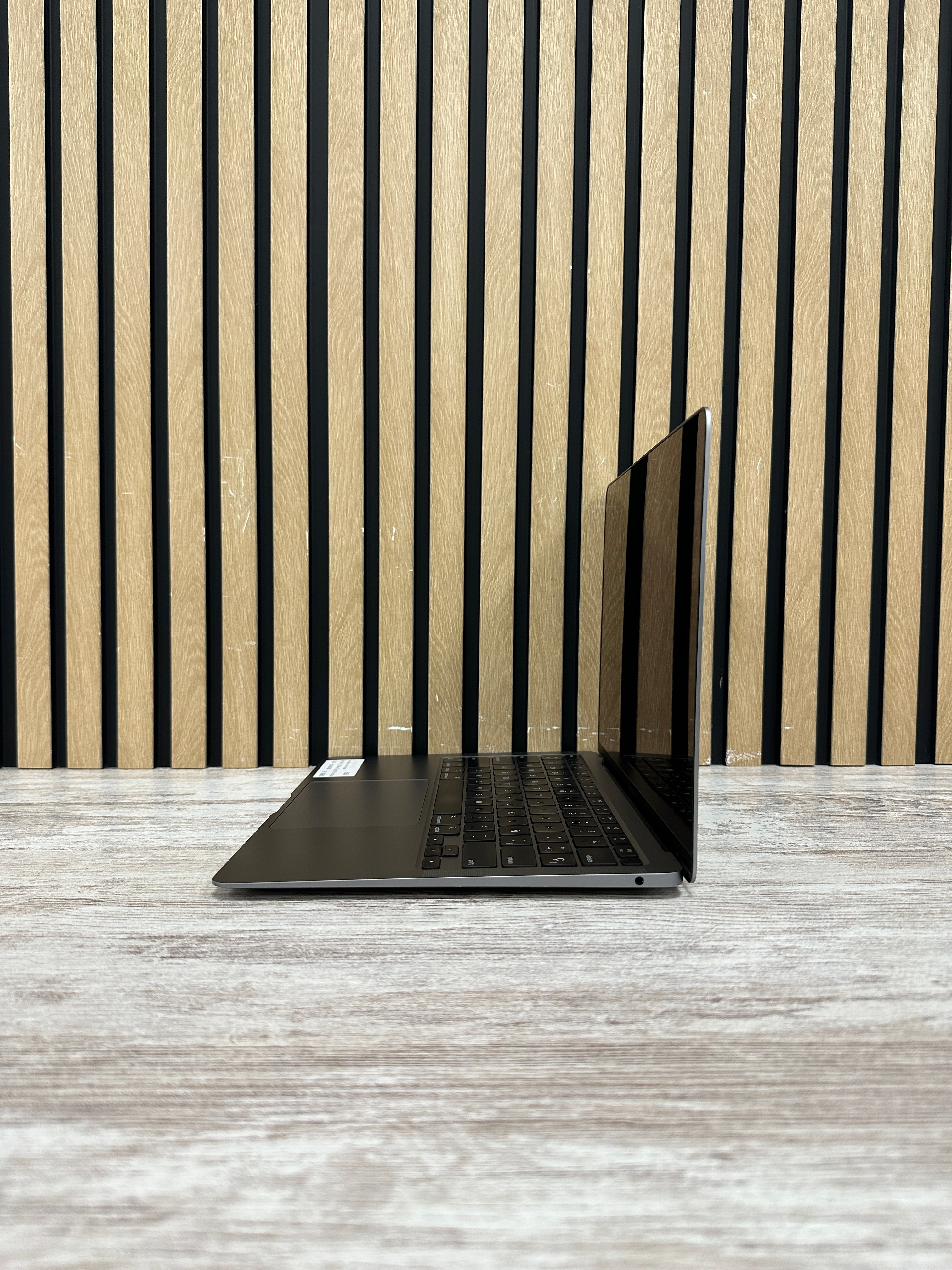 MacBook Air 13" 2020 M1 8gb 256gb SSD