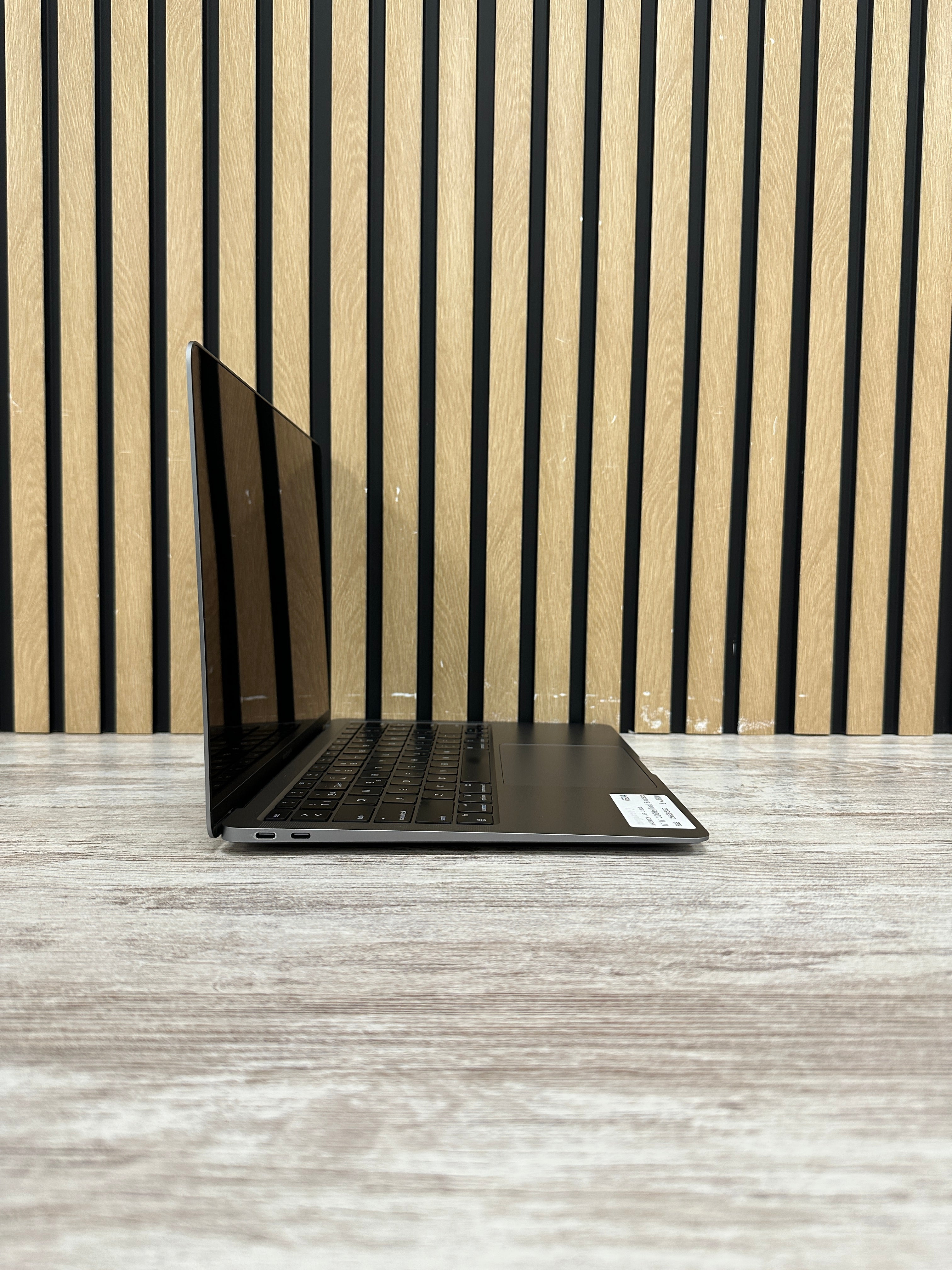 MacBook Air 13" 2020 M1 8gb 256gb SSD