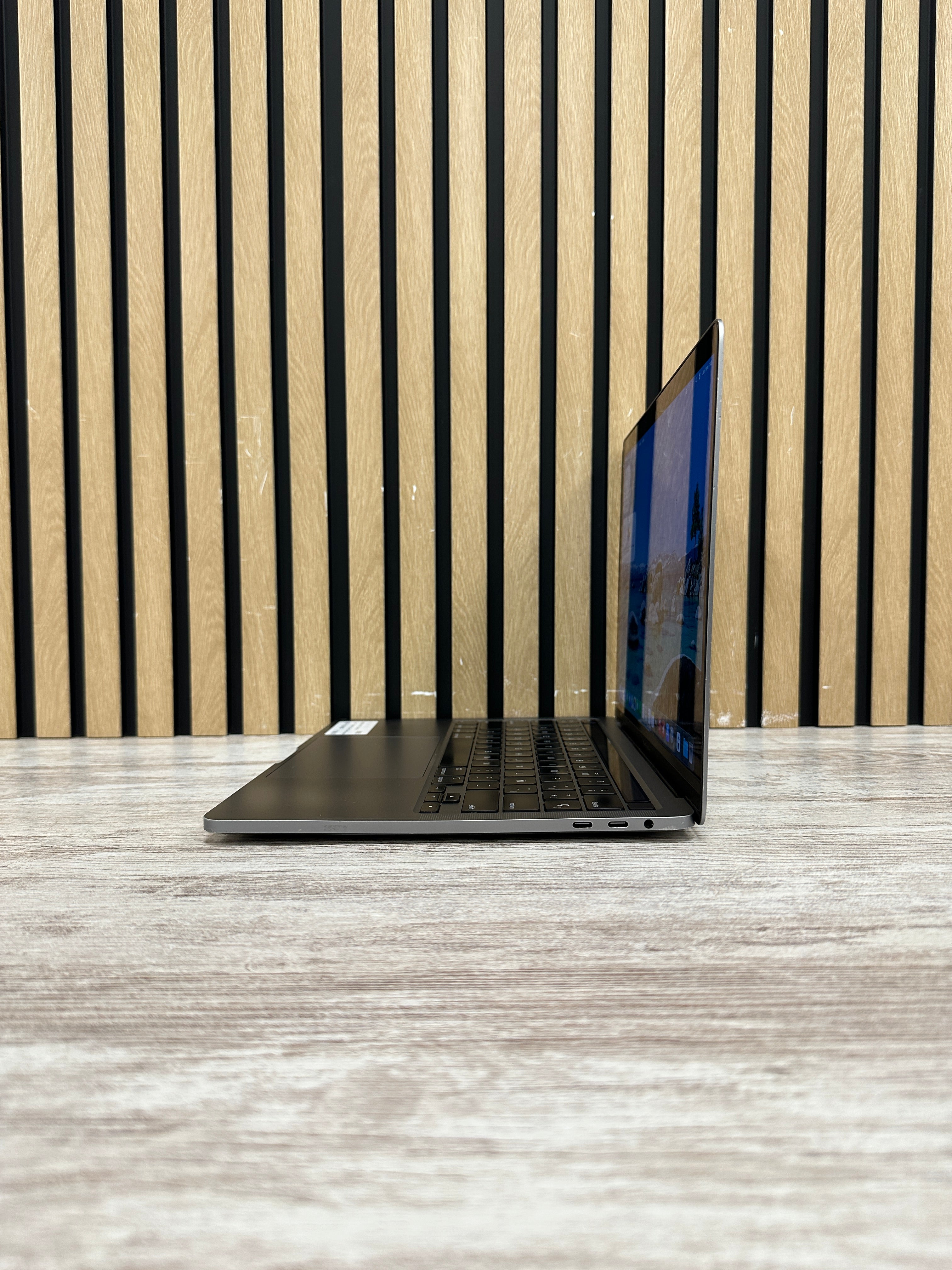 MacBook Pro 13" 2020 TB i7 16gb 512gb SSD