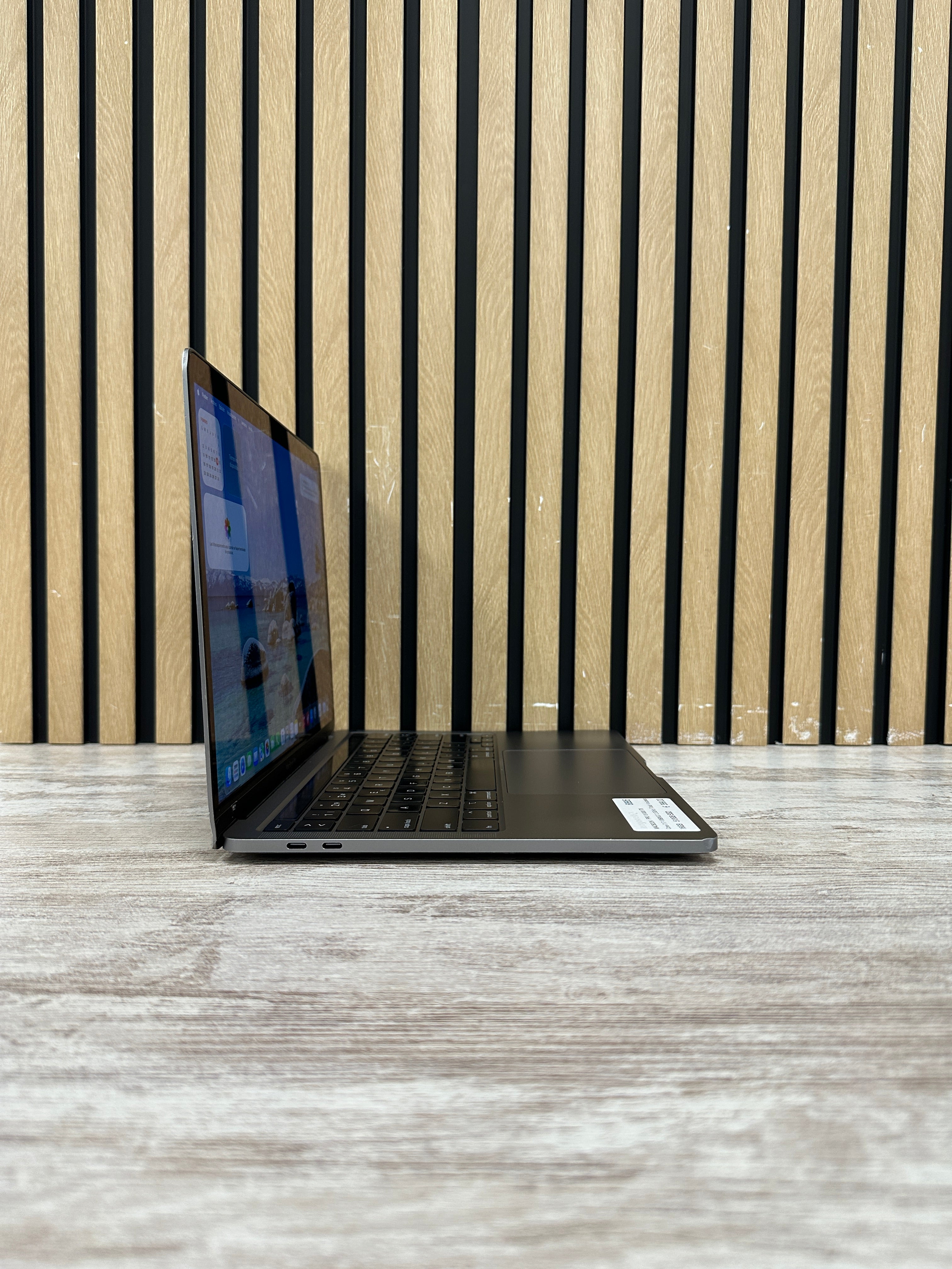 MacBook Pro 13" 2020 TB i7 16gb 512gb SSD