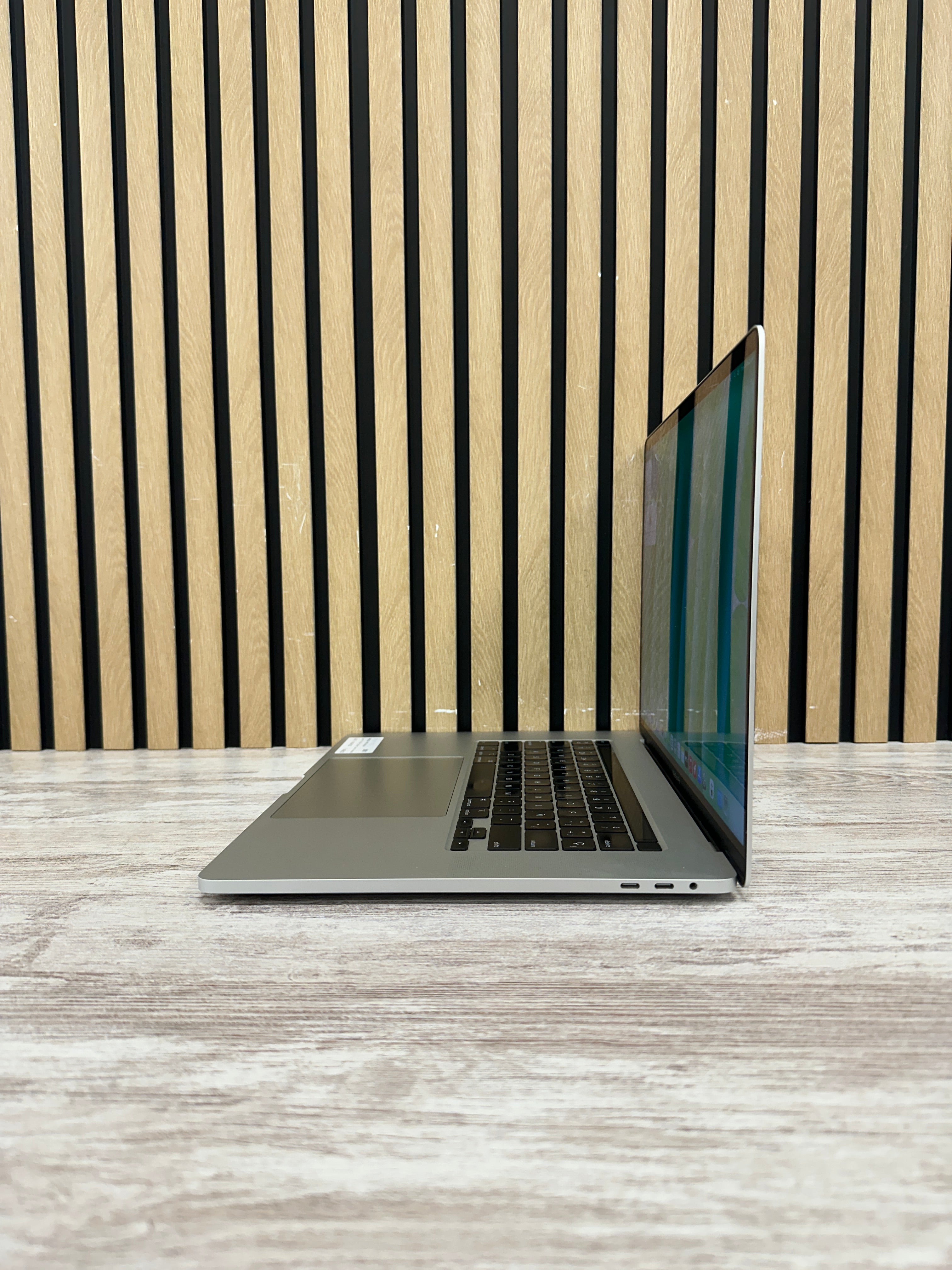 MacBook Pro 16" 2019 i7 32gb 512gb SSD - Moyacell