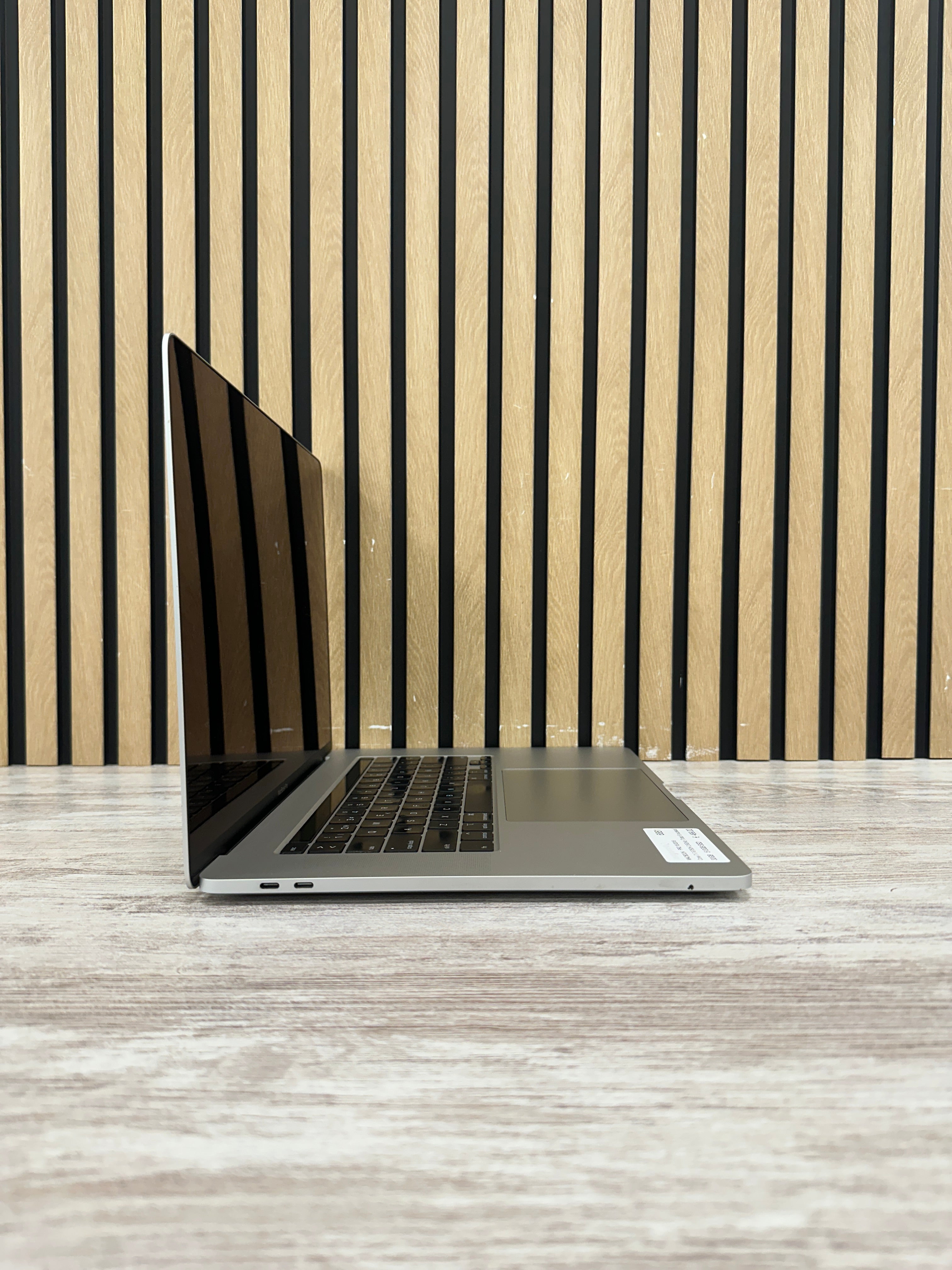 MacBook Pro 16" 2019 i7 32gb 512gb SSD - Moyacell