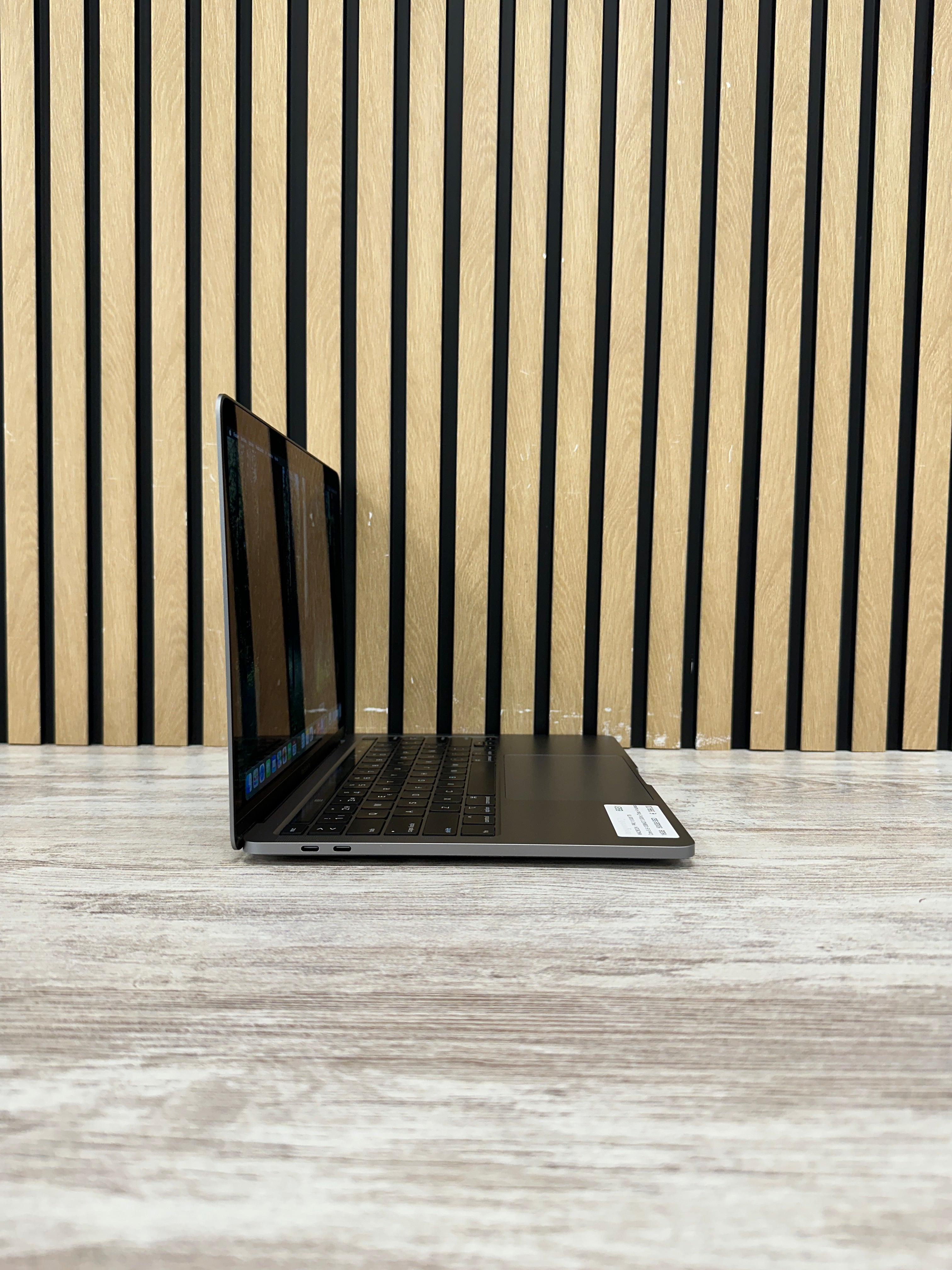 MacBook Pro 13" 2020 TB i5 16gb 500gb SSD