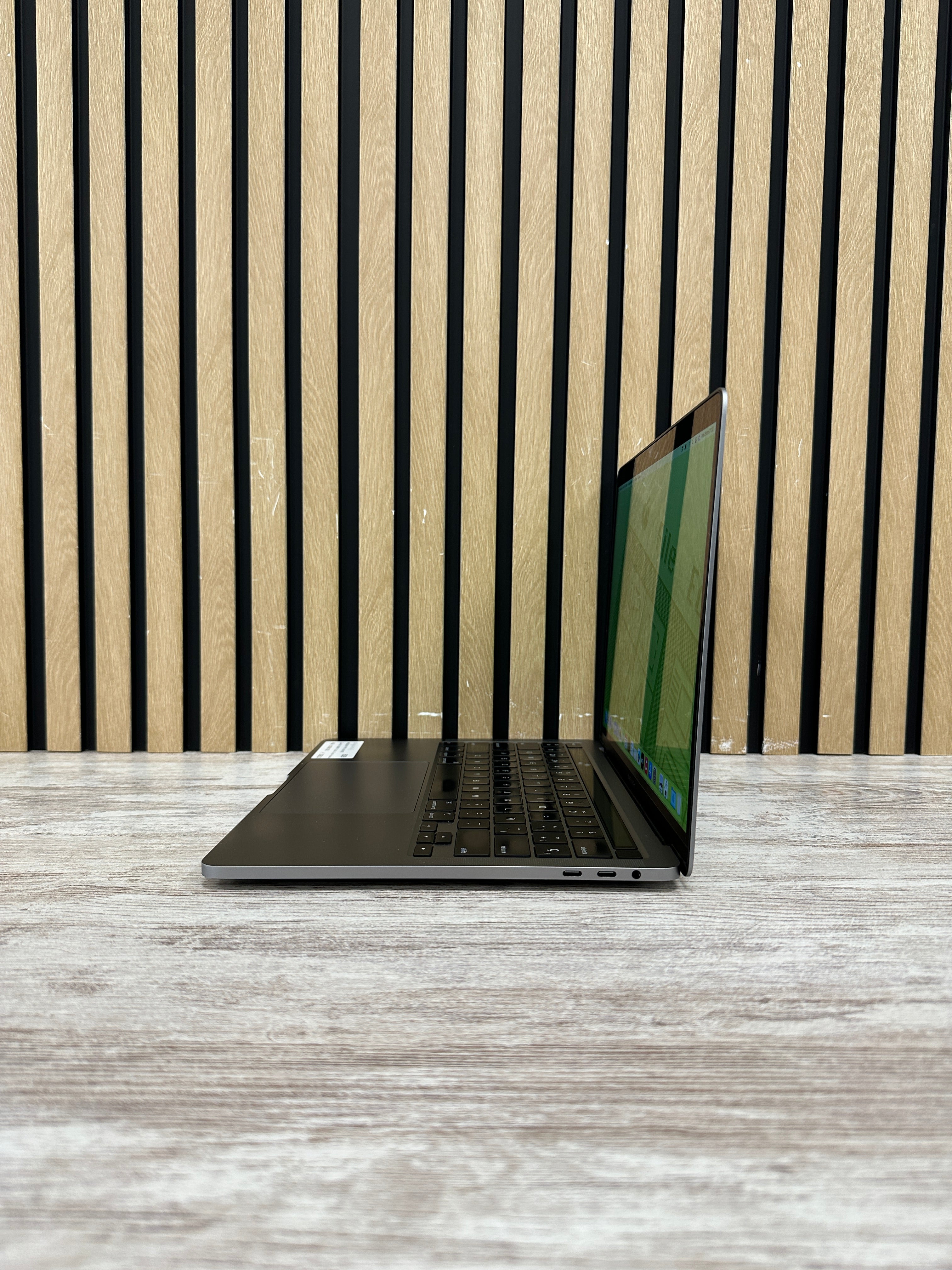 MacBook Pro 13" 2020 TB i5 16gb 500gb SSD - Moyacell