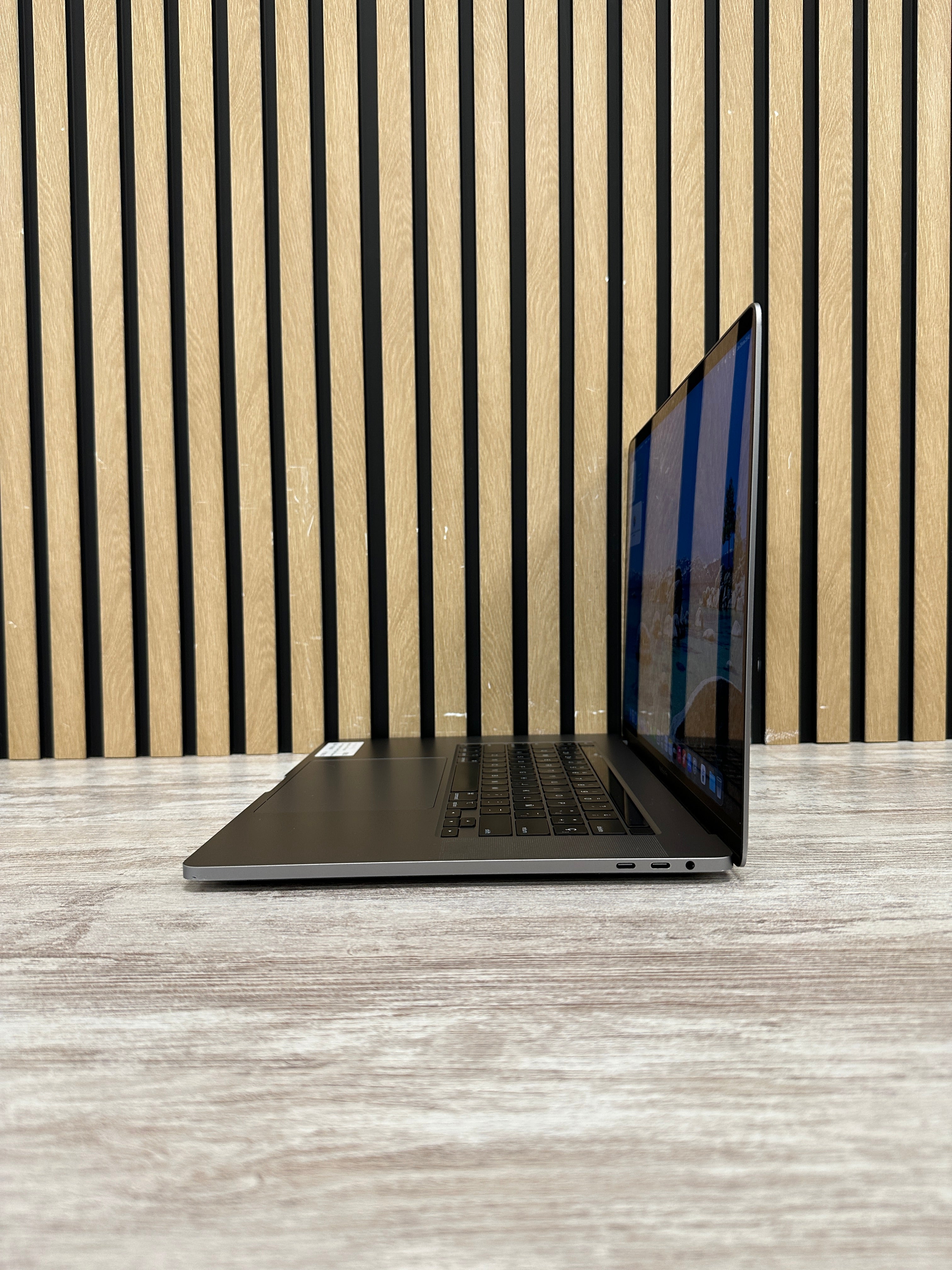 MacBook Pro 16" 2019 i9 32gb 1tb SSD - Moyacell