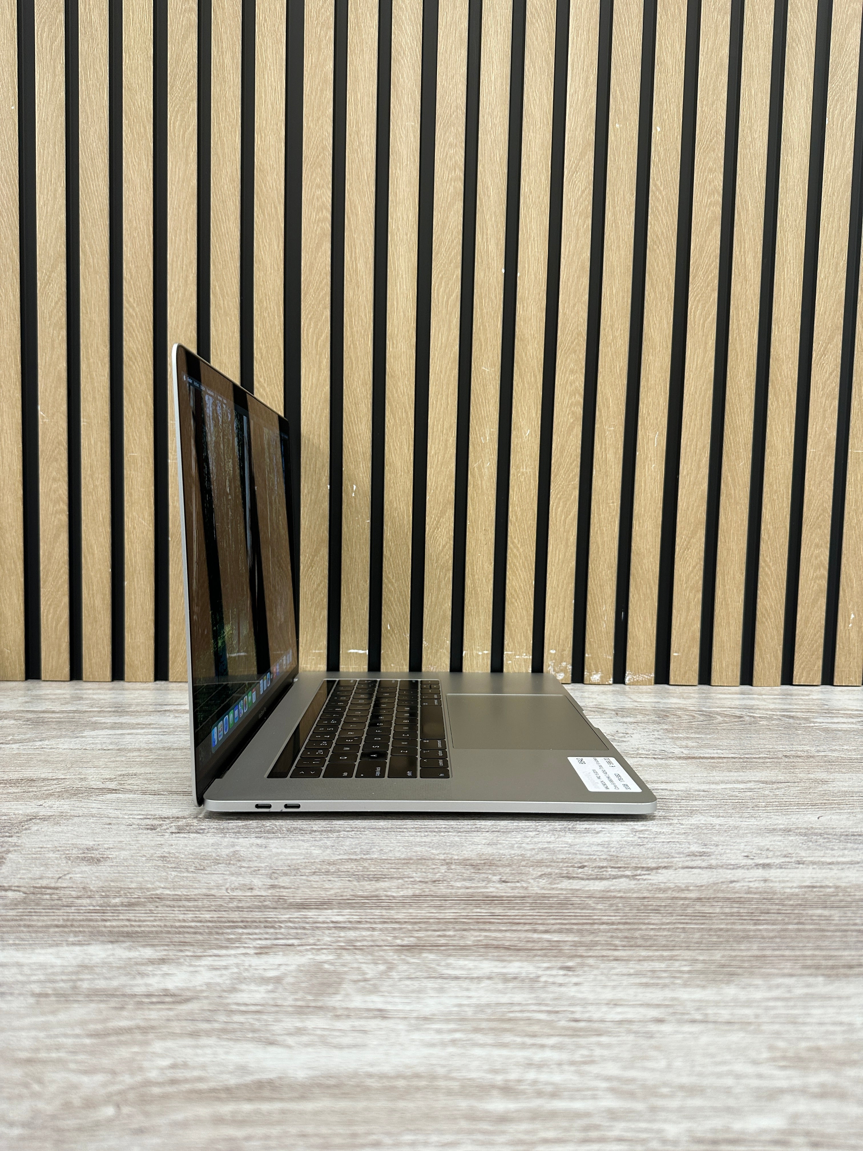 MacBook Pro 15" 2019 i9 32gb 1tb SSD - Moyacell