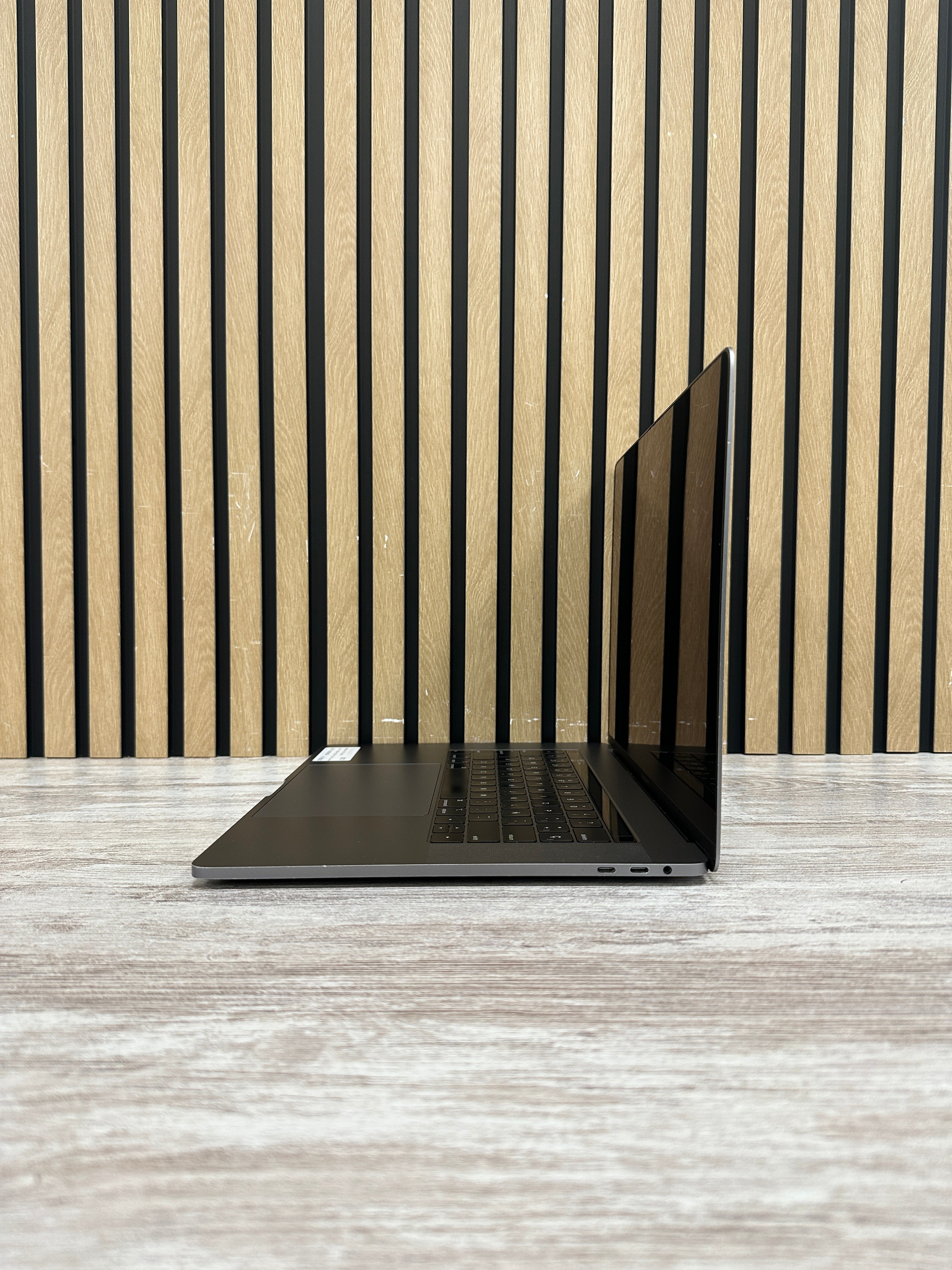 MacBook Pro 15" 2018 i7 32gb 500gb SSD - Moyacell