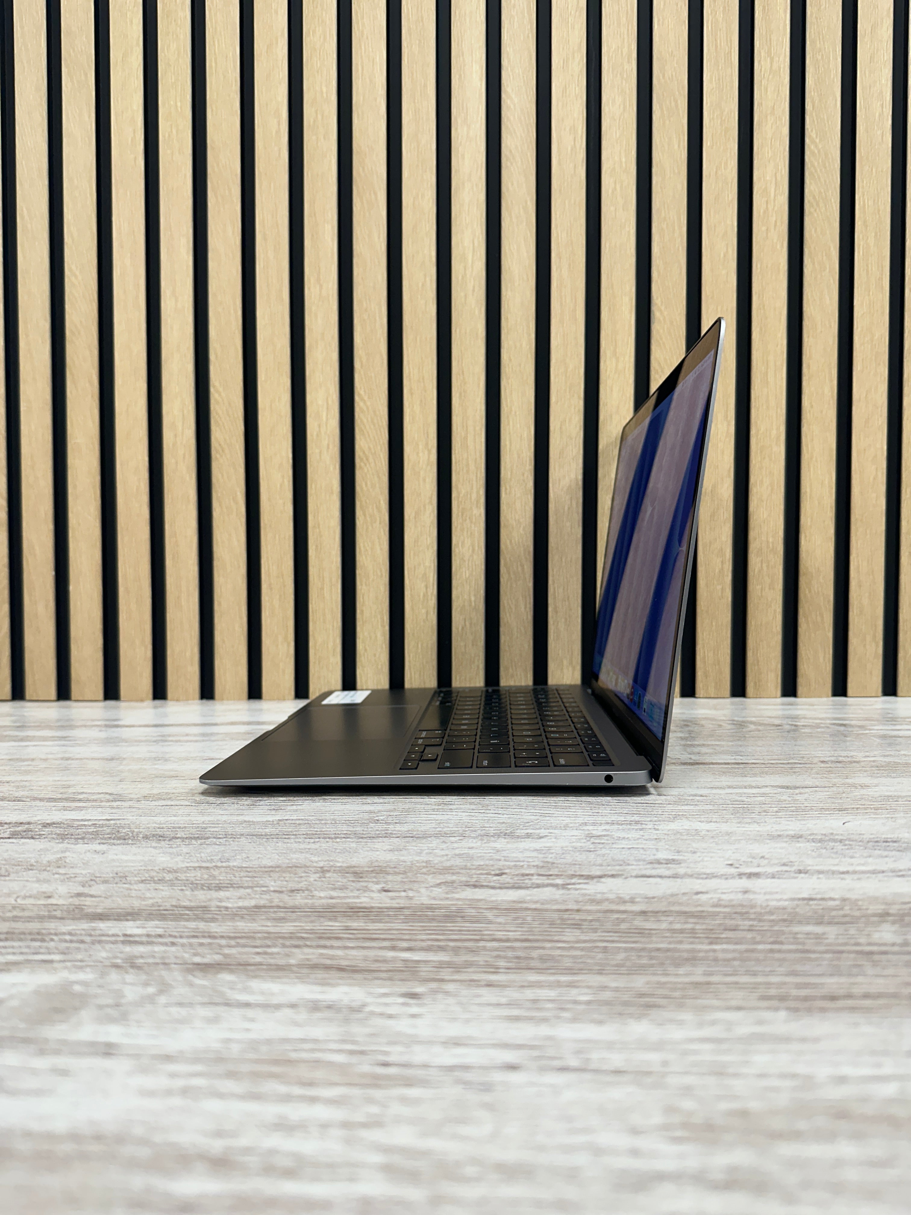 MacBook Air 13" 2020 i3 8gb 256gb SSD - Moyacell