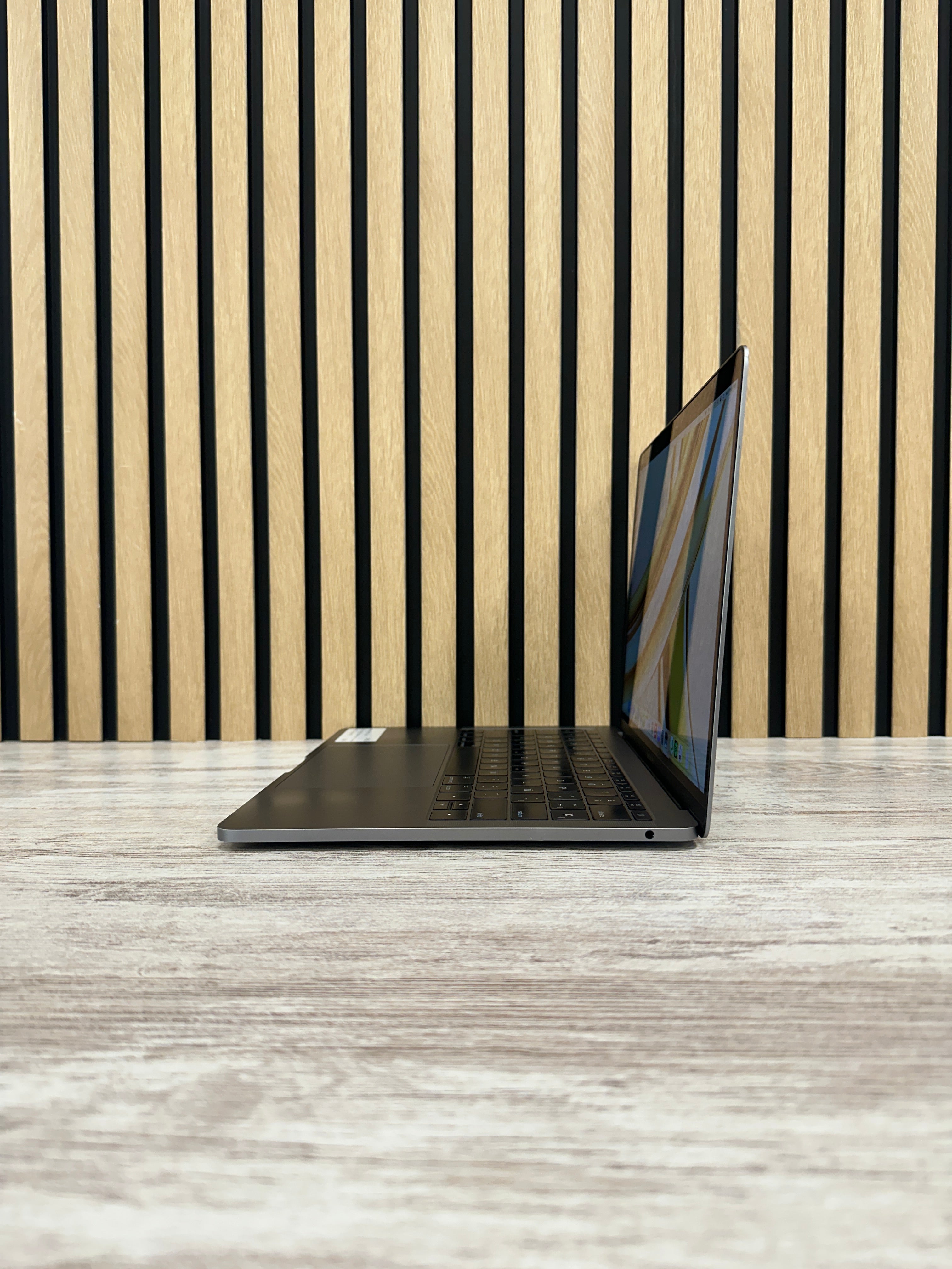 MacBook Pro 13" 2017 i5 16gb 256gb SSD - Moyacell