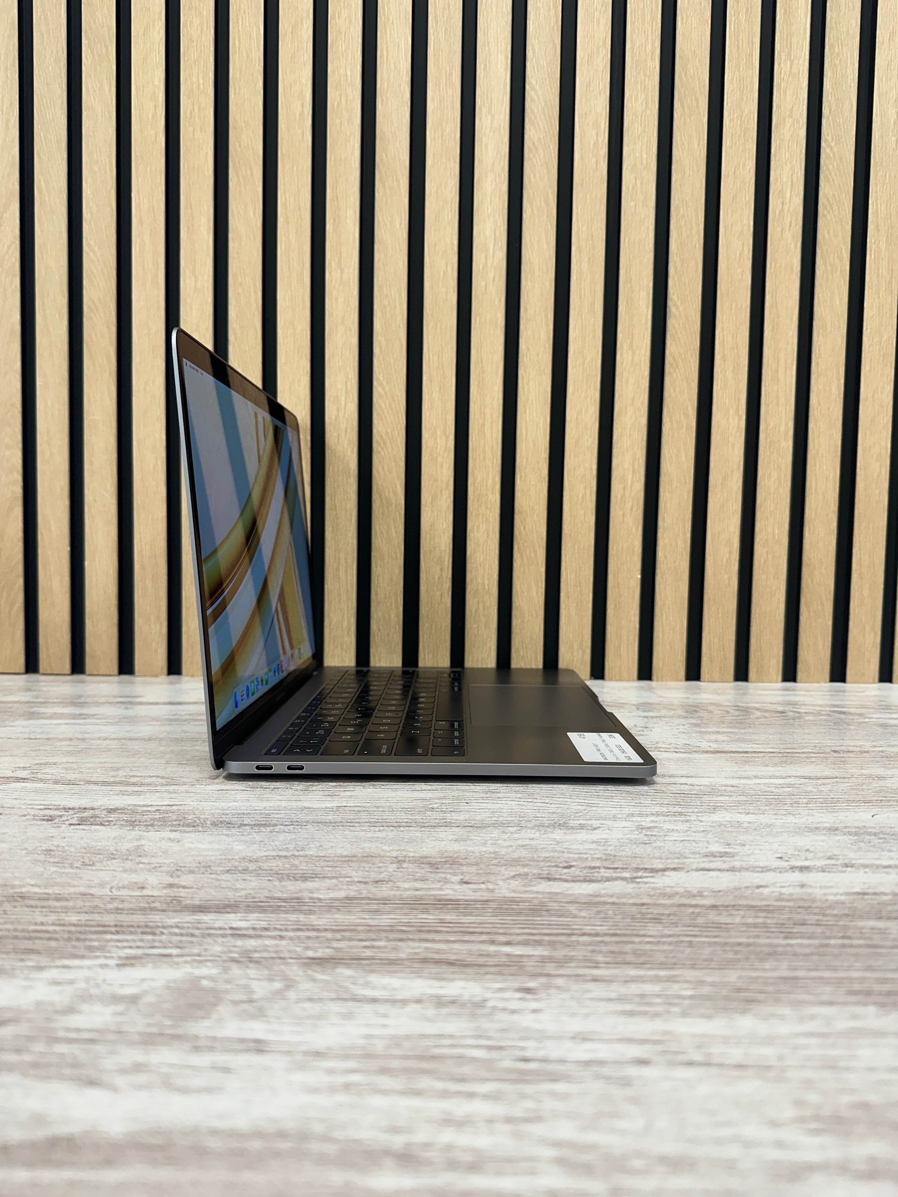 MacBook Pro 13" 2017 i5 16gb 256gb SSD - Moyacell