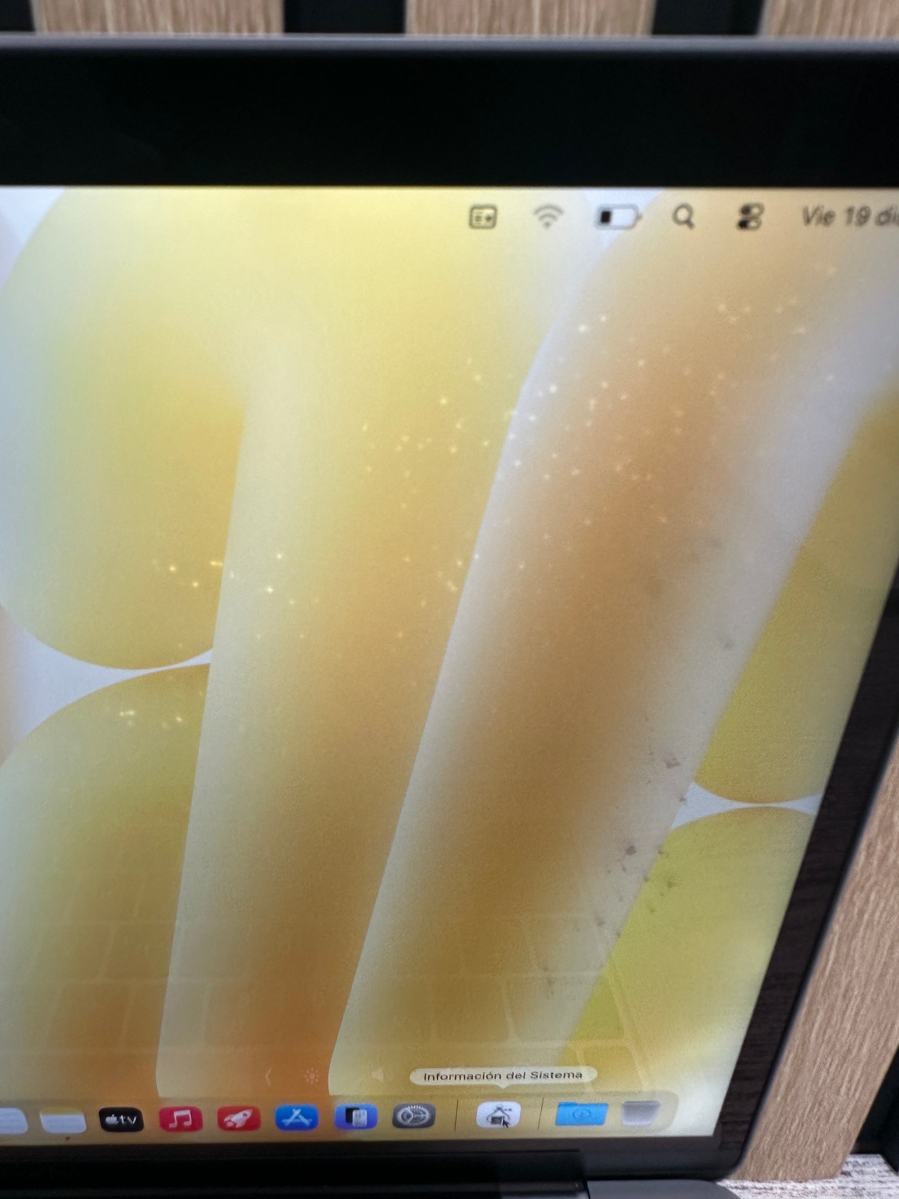 MacBook Pro 13" 2020 TB M1 8gb 256gb SSD - Moyacell