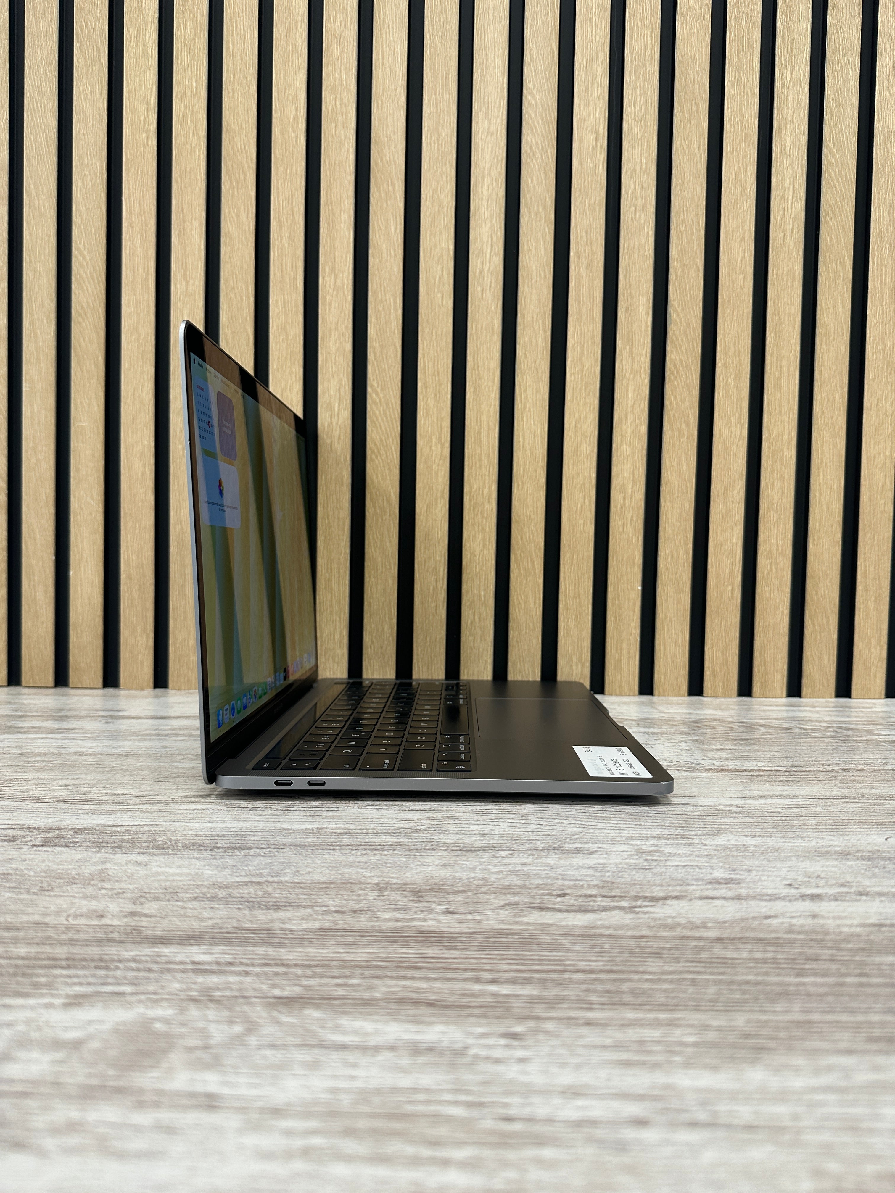 MacBook Pro 13" 2020 TB M1 8gb 256gb SSD - Moyacell