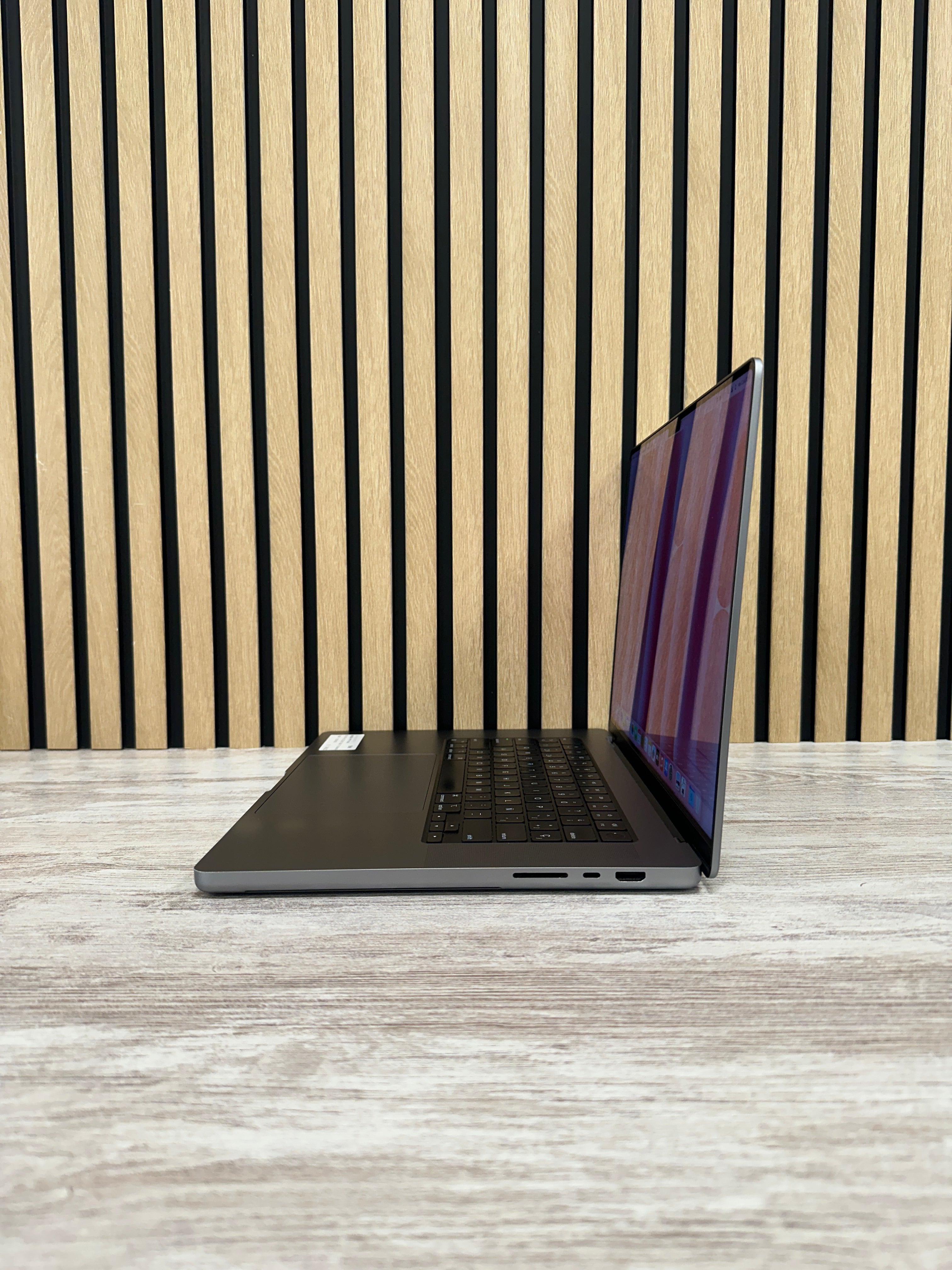 MacBook Pro 16" 2021 M1 PRO 16gb 512gb SSD - Moyacell