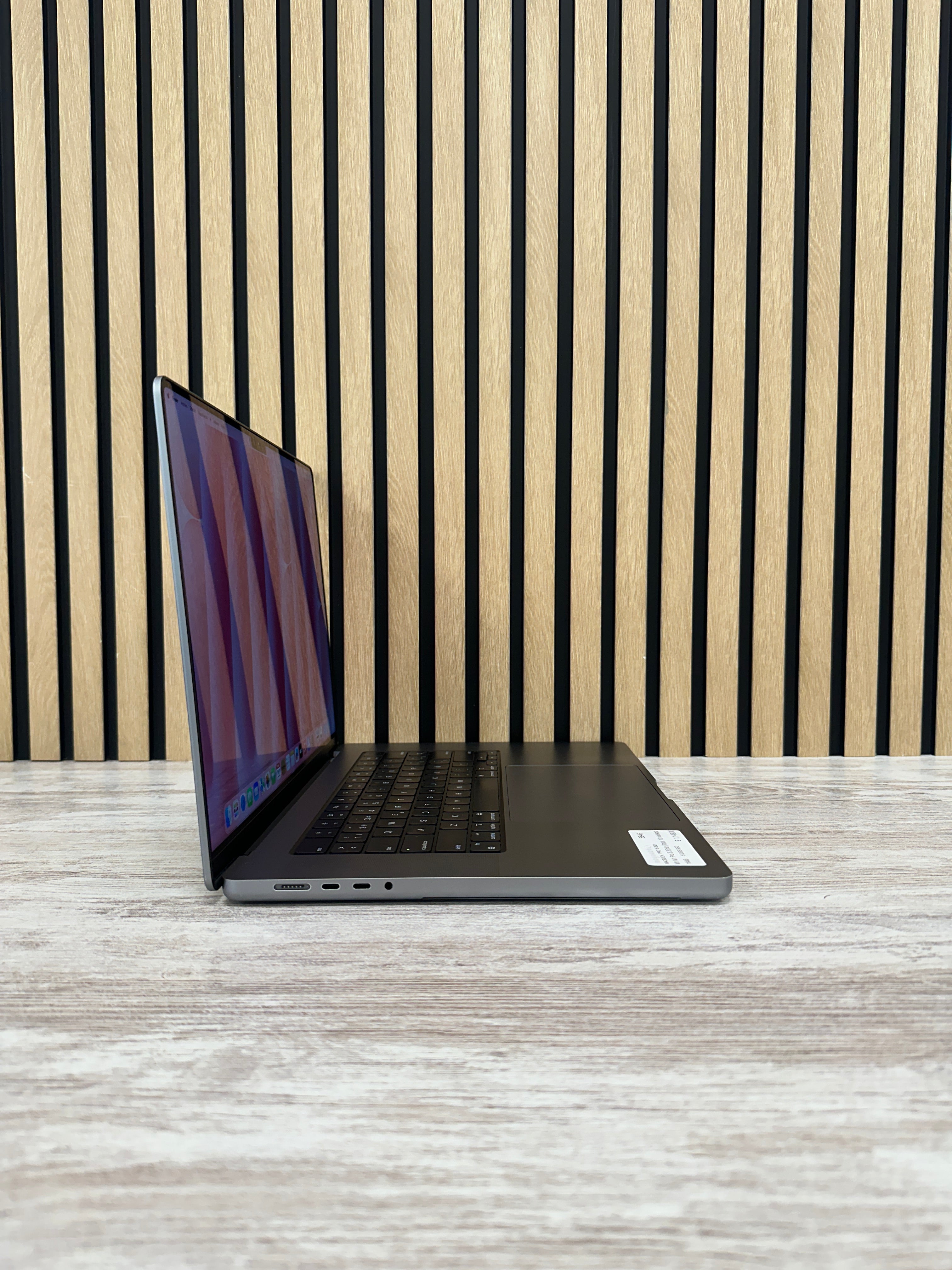 MacBook Pro 16" 2021 M1 PRO 16gb 512gb SSD - Moyacell