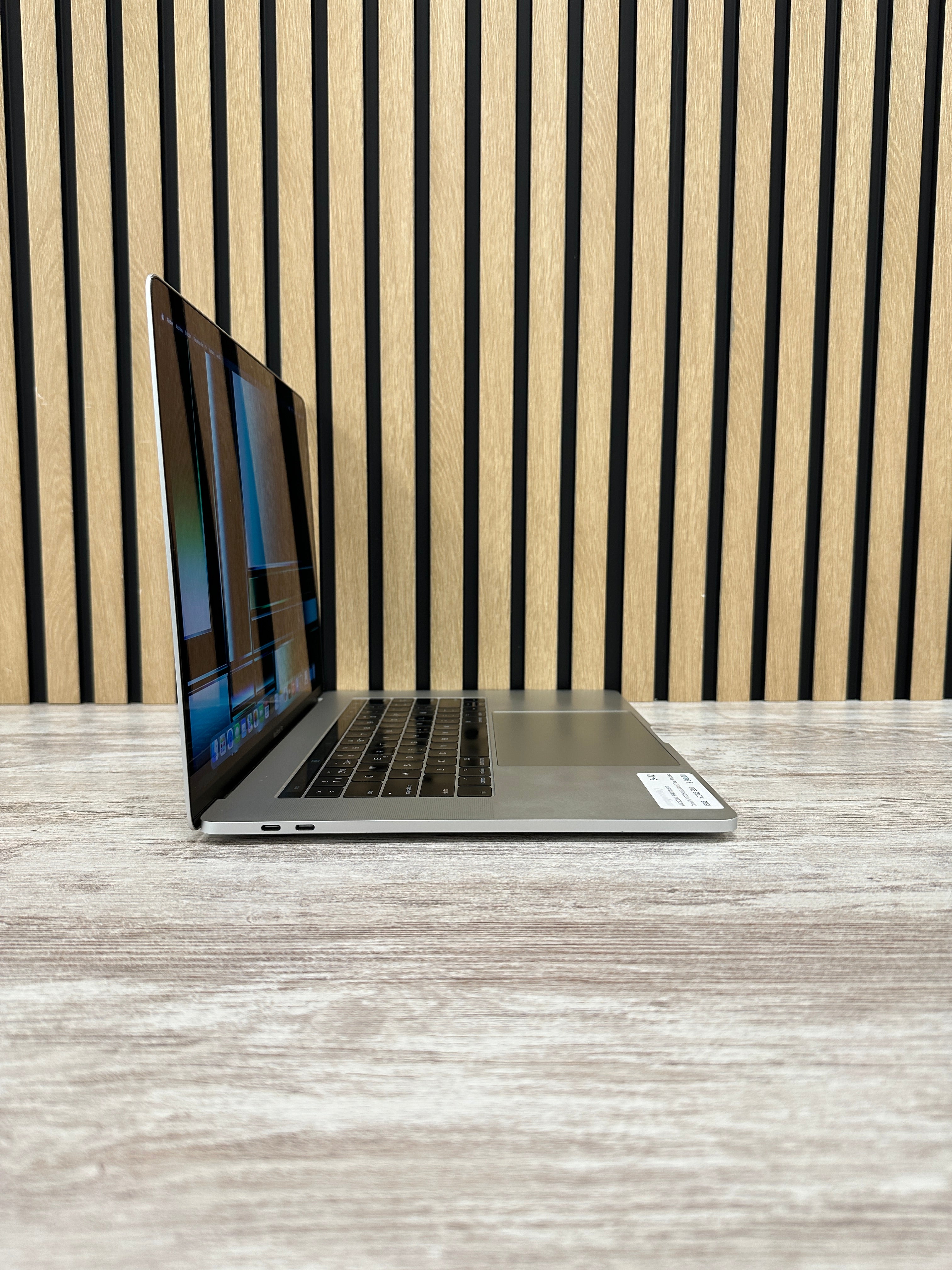 MacBook Pro 15" 2017 i7 16gb 500gb SSD - Moyacell