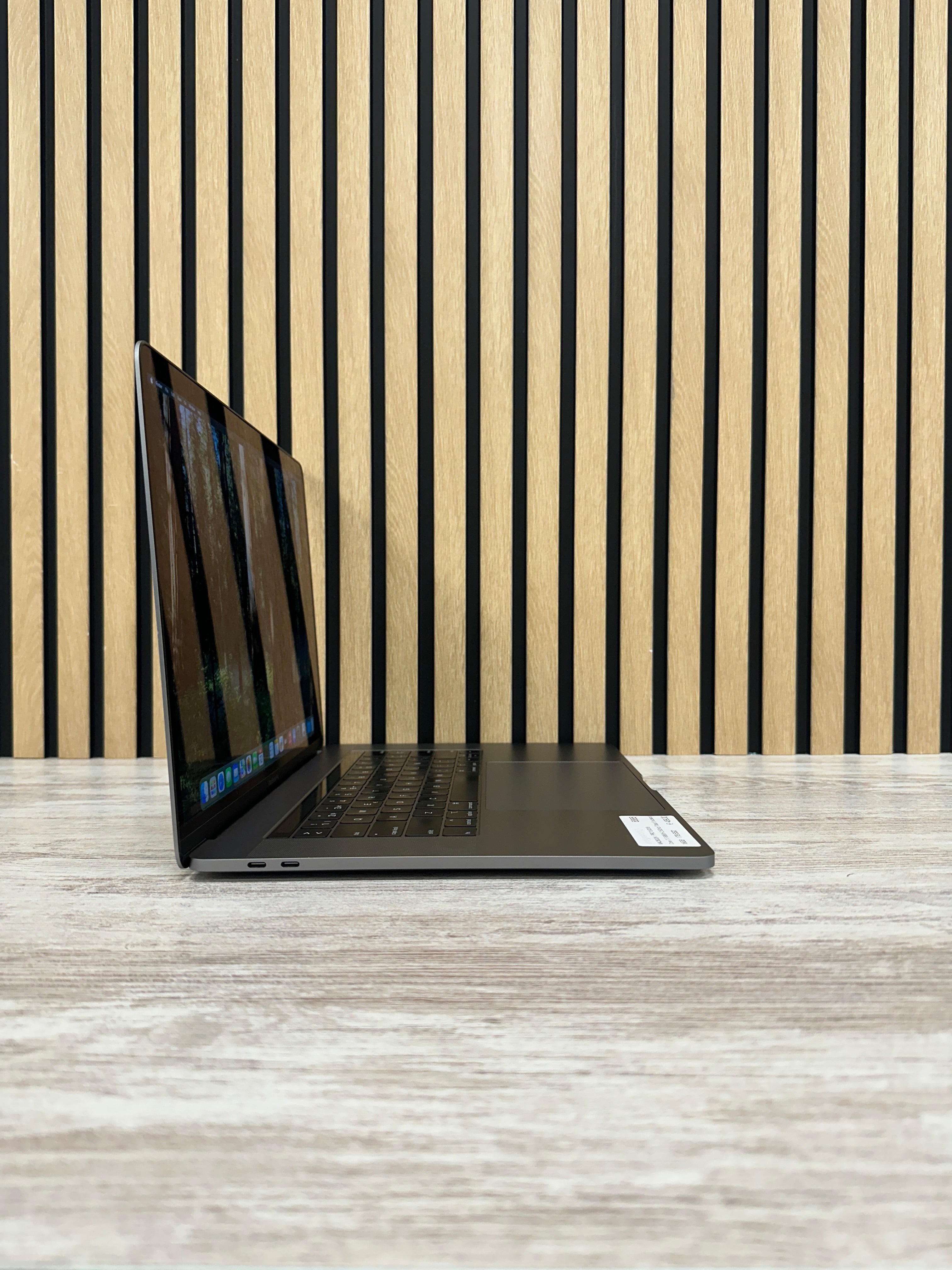 MacBook Pro 15" 2018 i7 16gb 1tb SSD - Moyacell