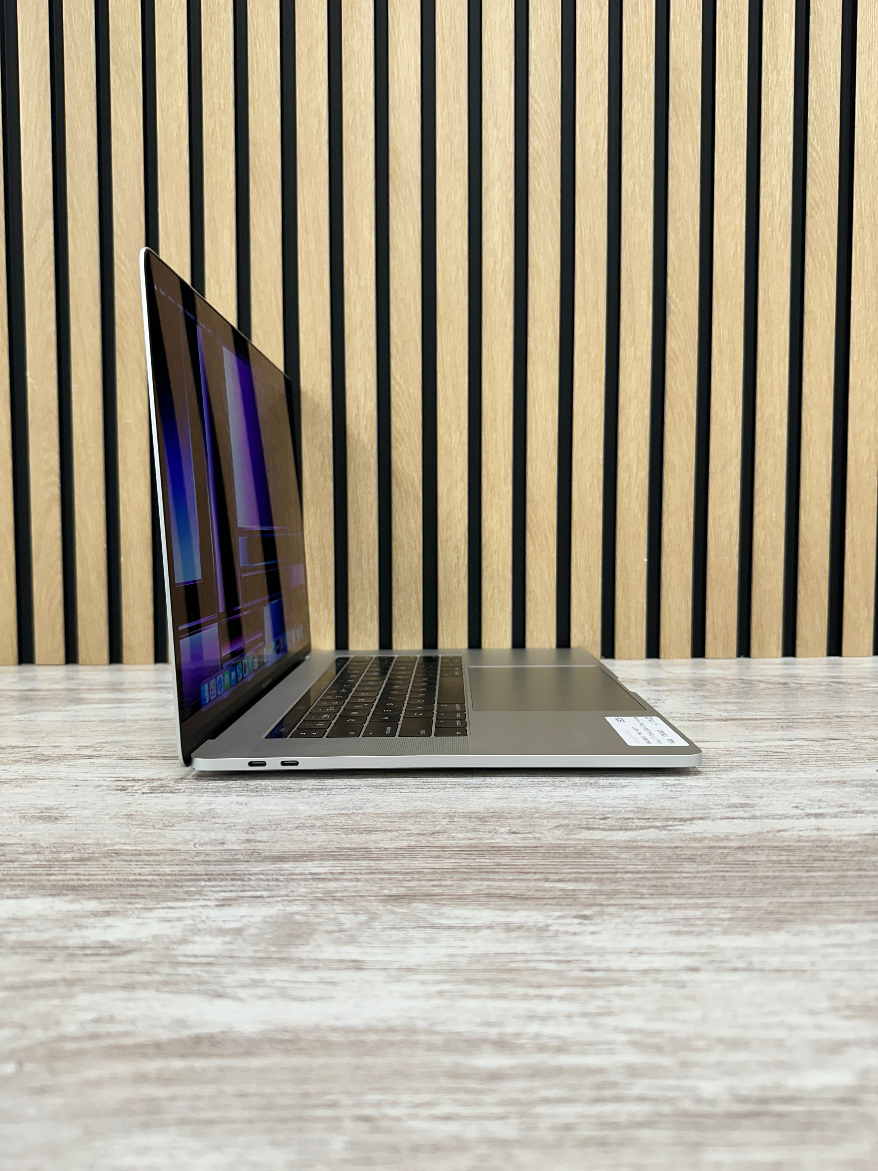 MacBook Pro 15" 2017 i7 16gb 1tb SSD