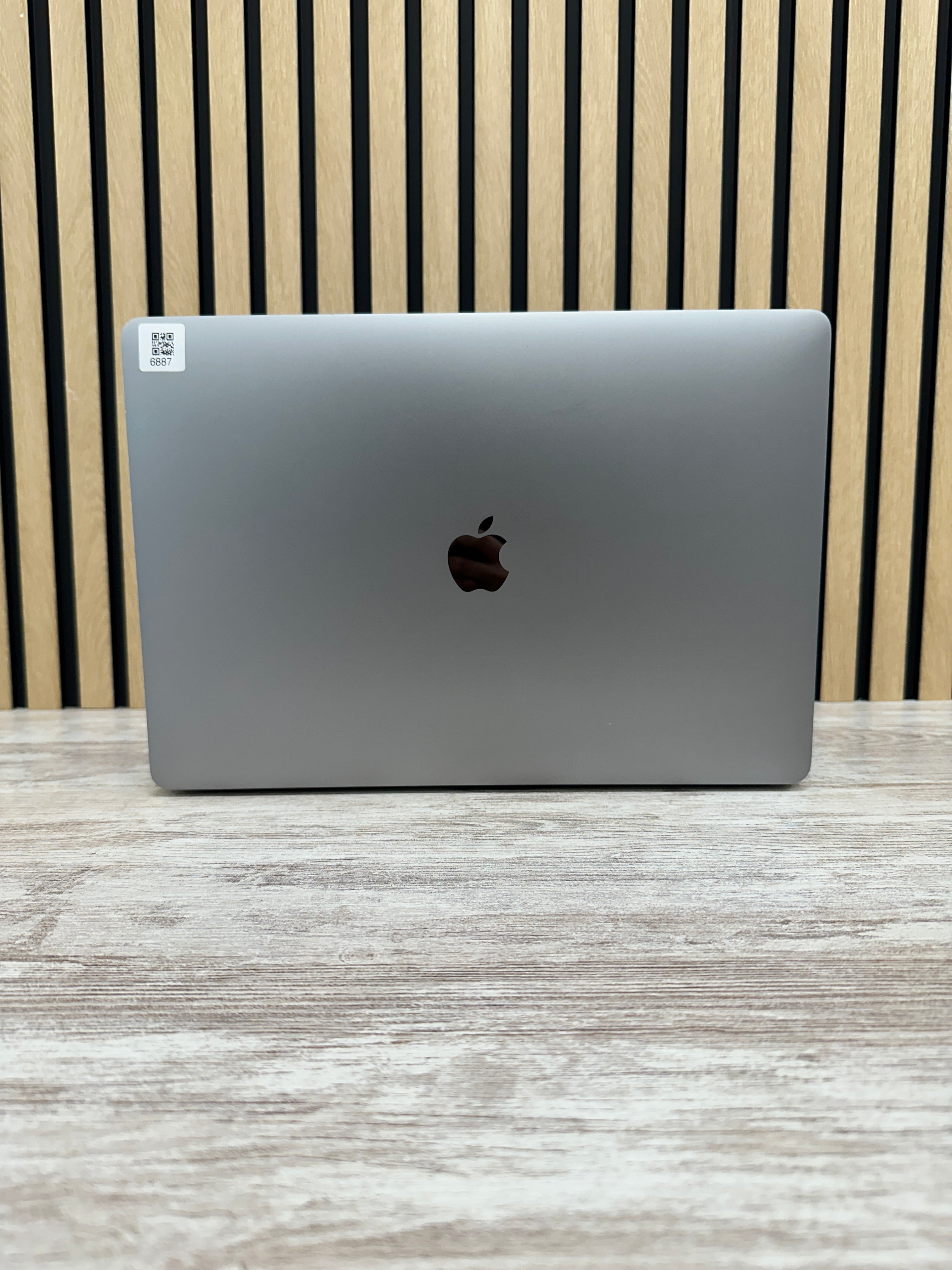 MacBook Pro 15" 2018 i7 16gb 512gb SSD