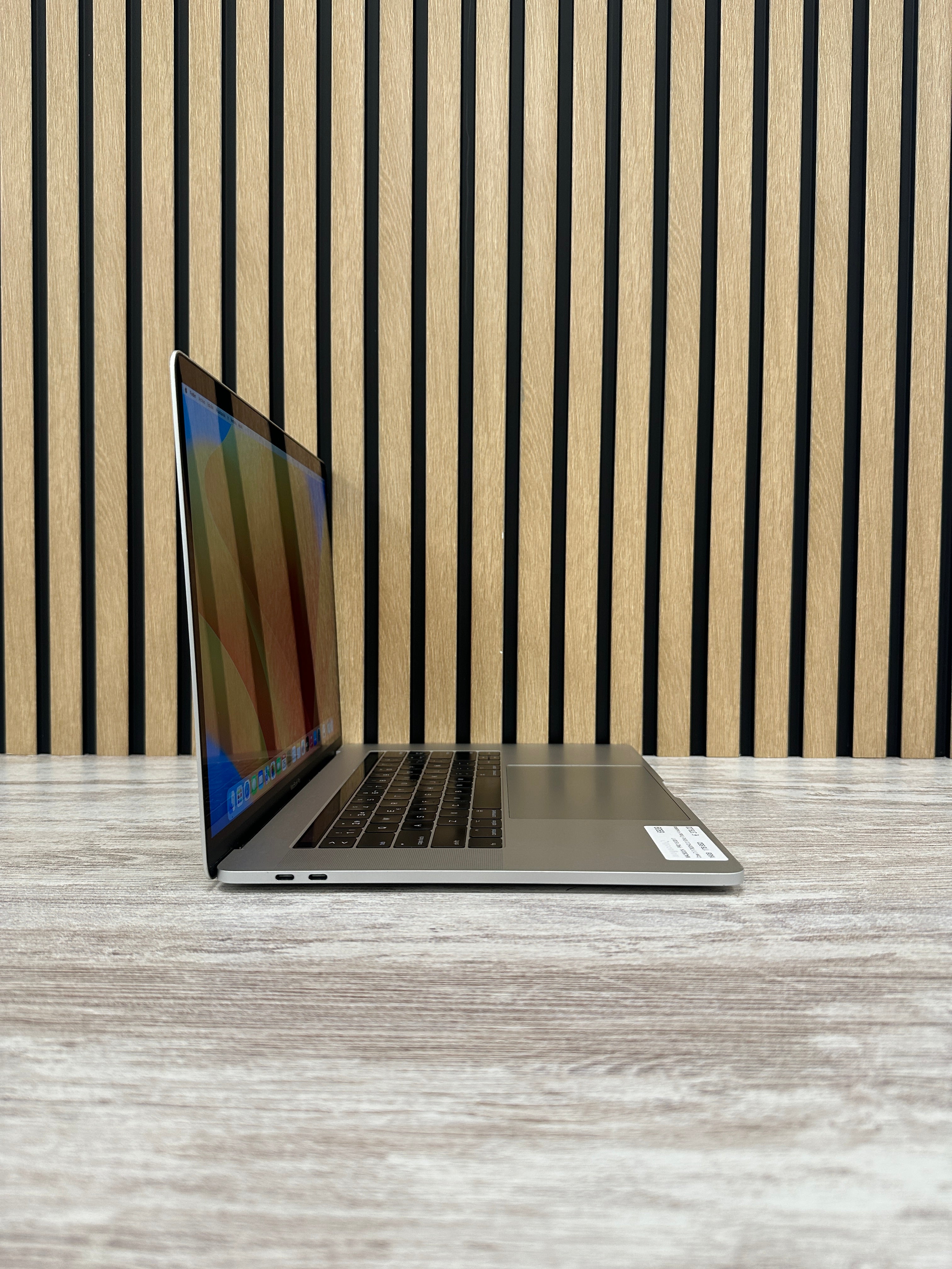 MacBook Pro 15" 2017 i7 16gb 1tb SSD