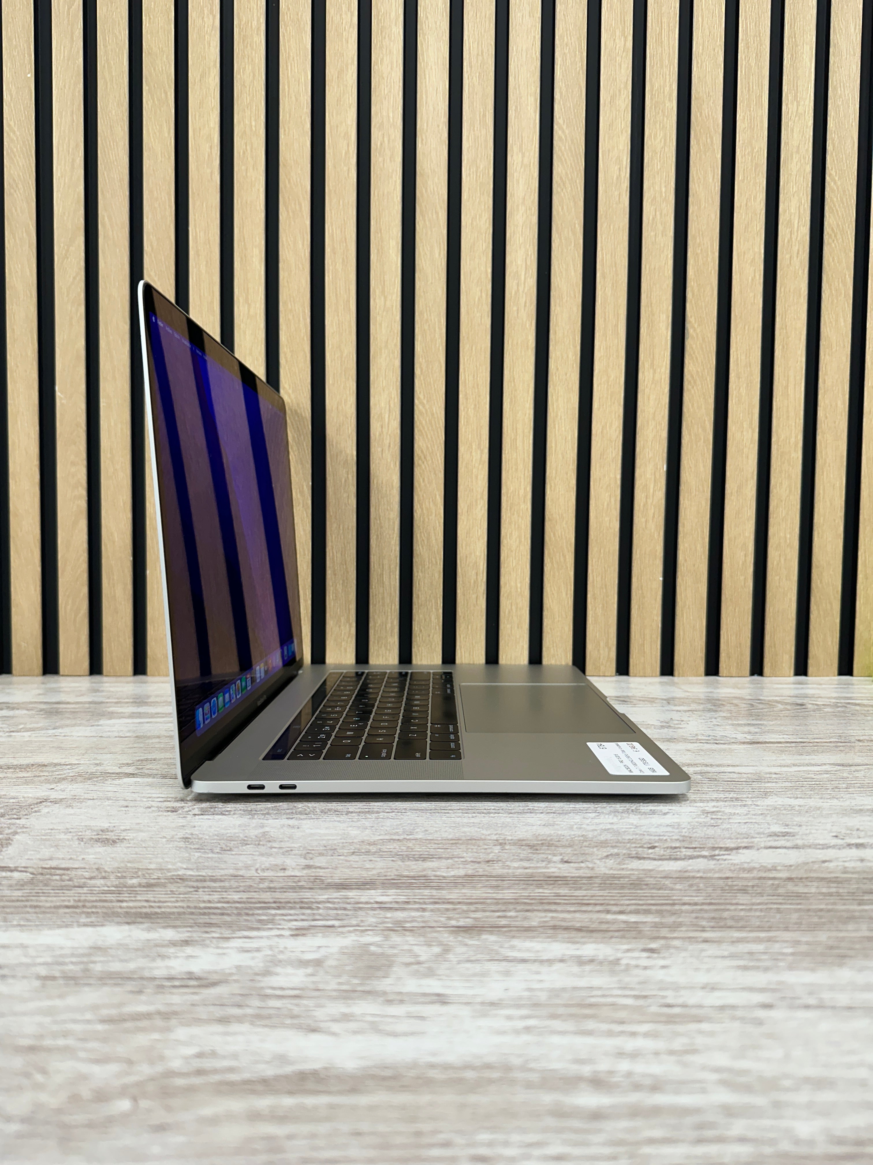 MacBook Pro 15" 2016 i7 16gb 1tb SSD - Moyacell