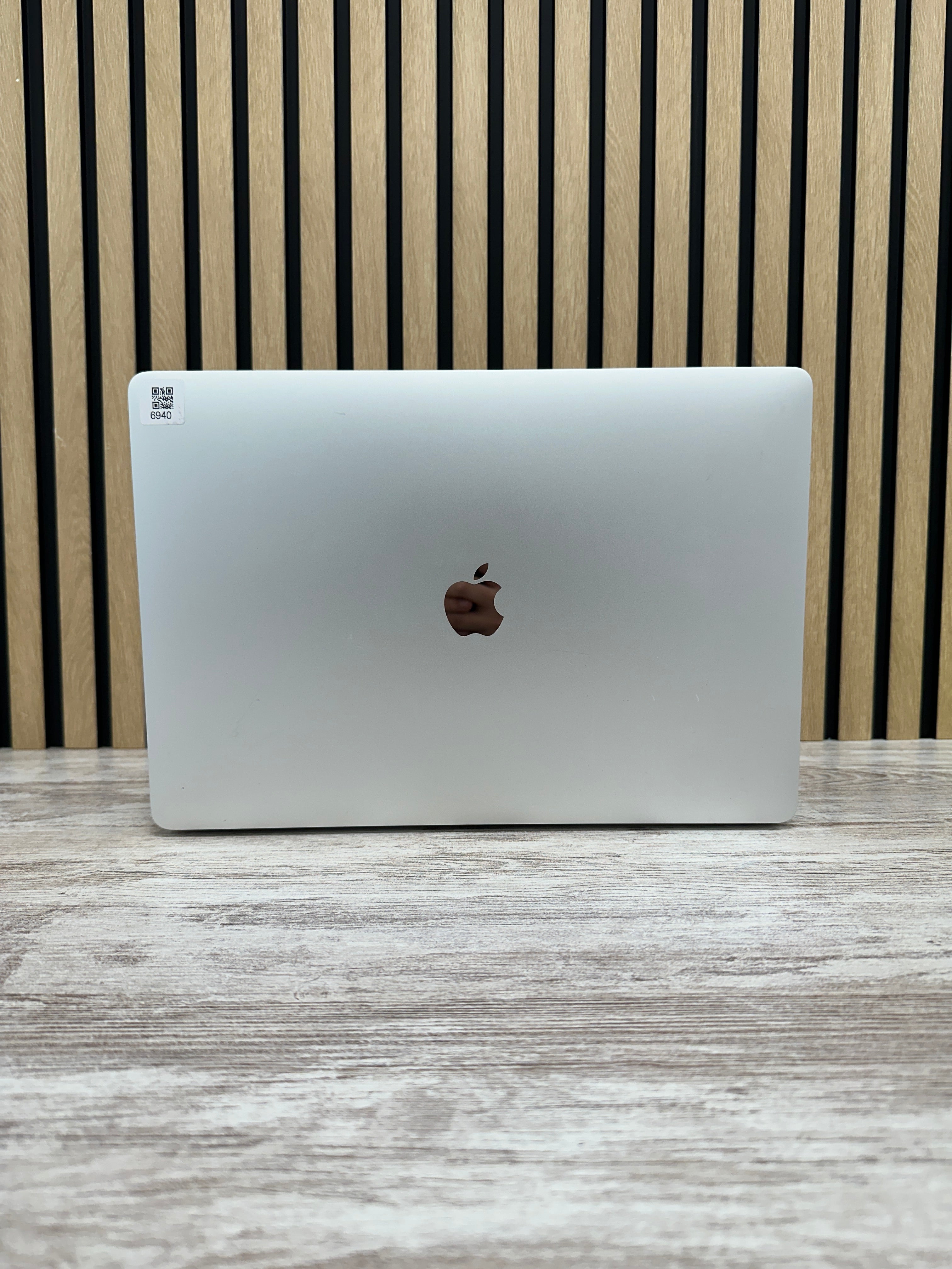 MacBook Pro 15" 2017 i7 16gb 1tb SSD - Moyacell