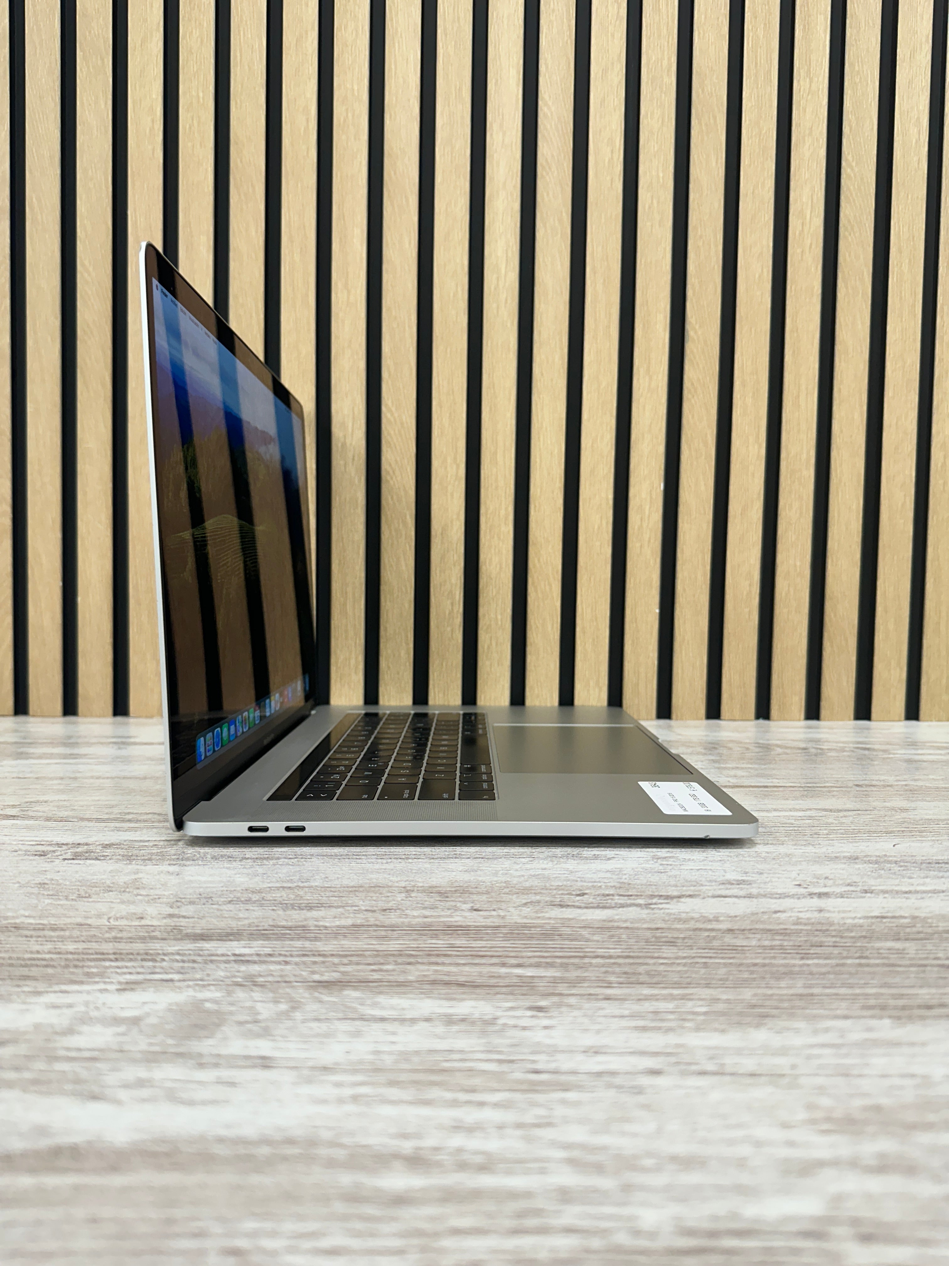 MacBook Pro 15" 2019 i9 32gb 1tb SSD - Moyacell