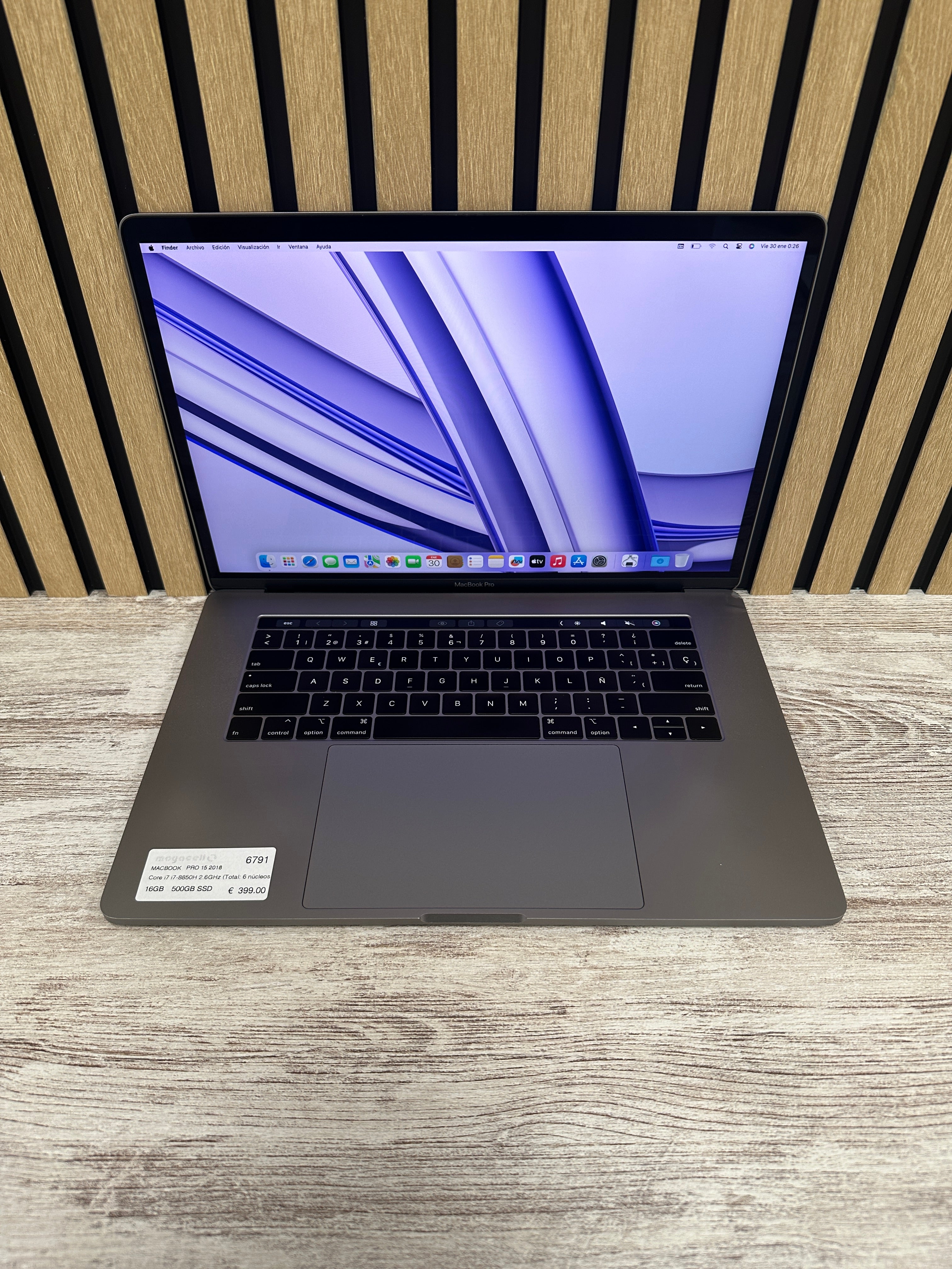 MacBook Pro 15" 2018 i7 16gb 500gb SSD